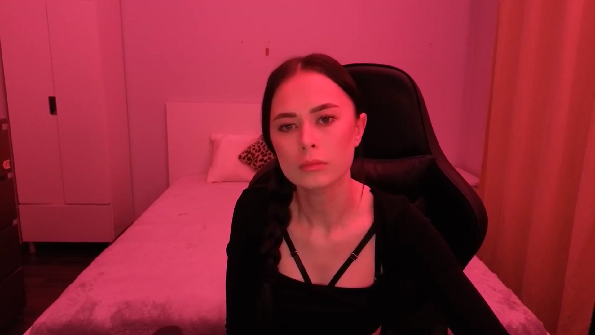 Gallery image thumbnail from Emili's myfreecams stream on, 02/16/2026, 18:04 image 14 of 20