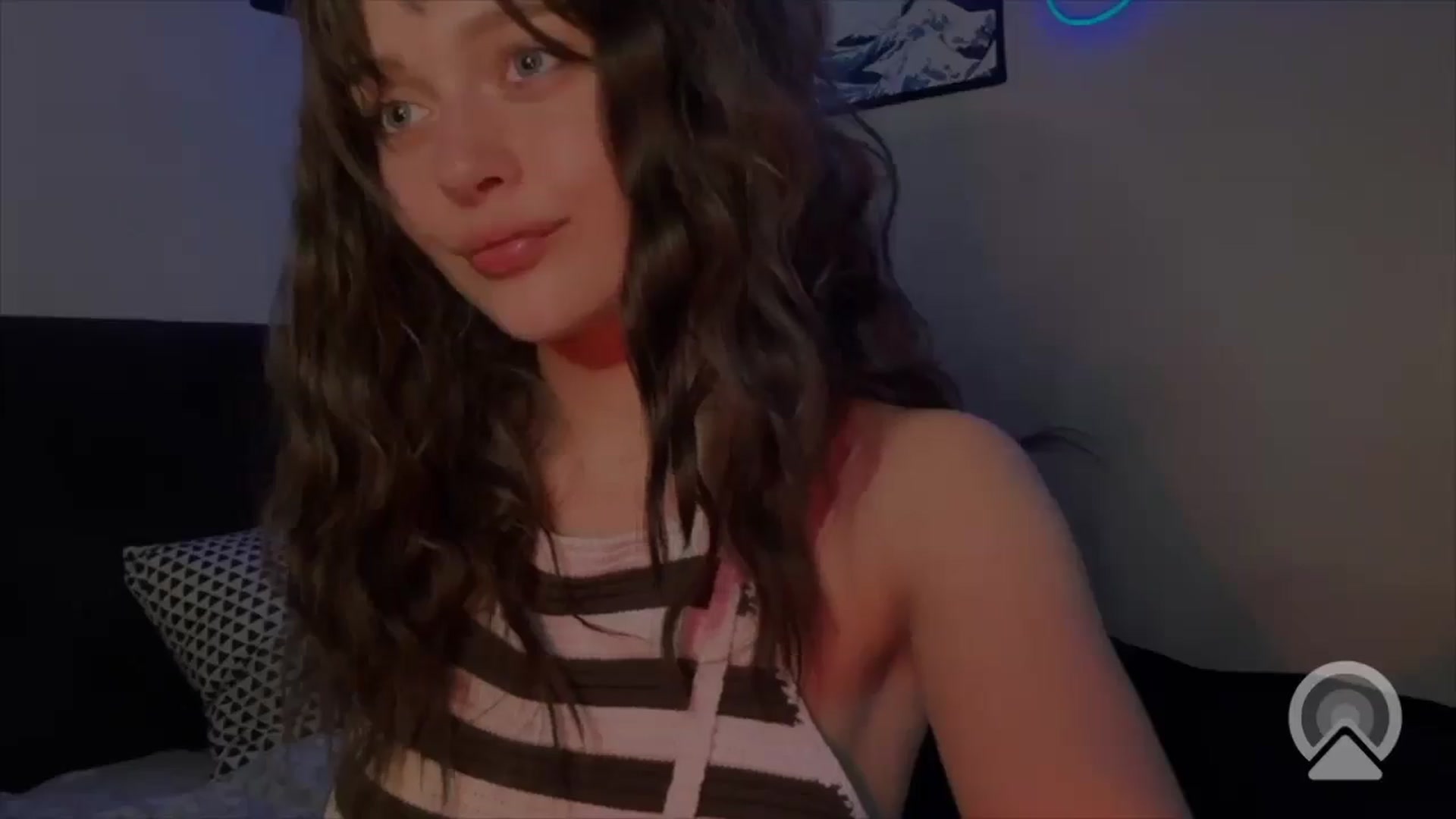 Gallery image thumbnail from Emilia0_0_7's myfreecams stream on, 02/22/2026, 01:56 image 14 of 20