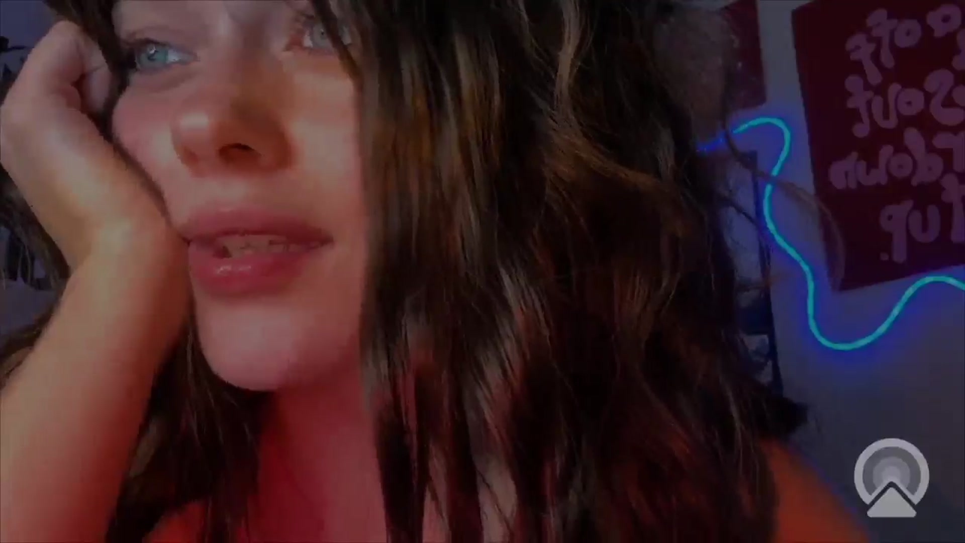 Gallery image thumbnail from Emilia0_0_7's myfreecams stream on, 02/22/2026, 20:16 image 18 of 20