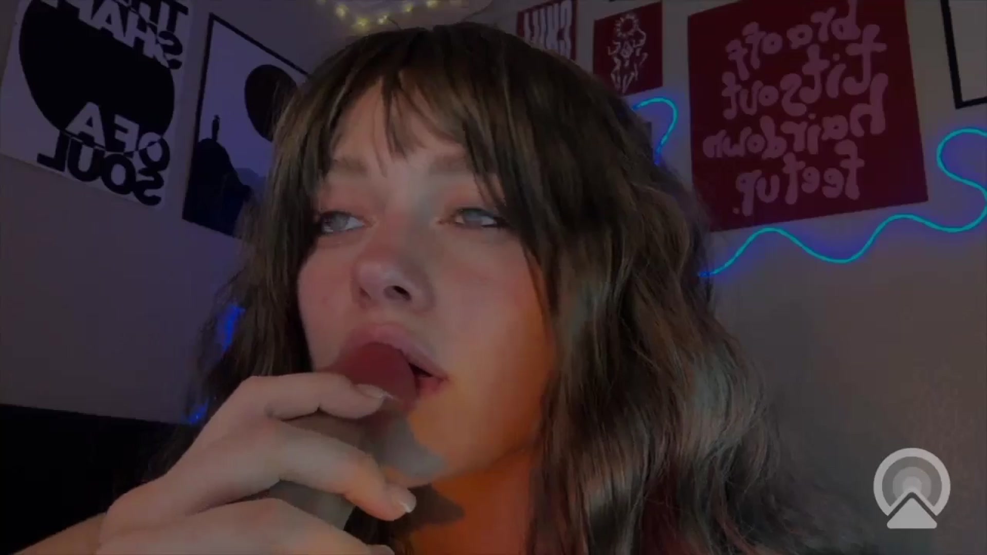 Gallery image thumbnail from Emilia0_0_7's myfreecams stream on, 02/23/2026, 24:01 image 8 of 20