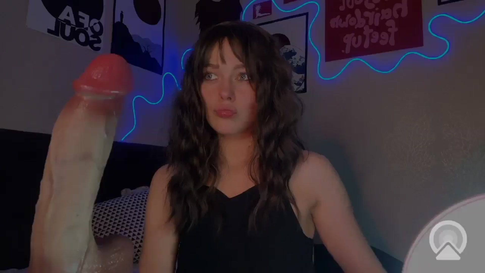 Gallery image thumbnail from Emilia0_0_7's myfreecams stream on, 02/23/2026, 24:01 image 2 of 20