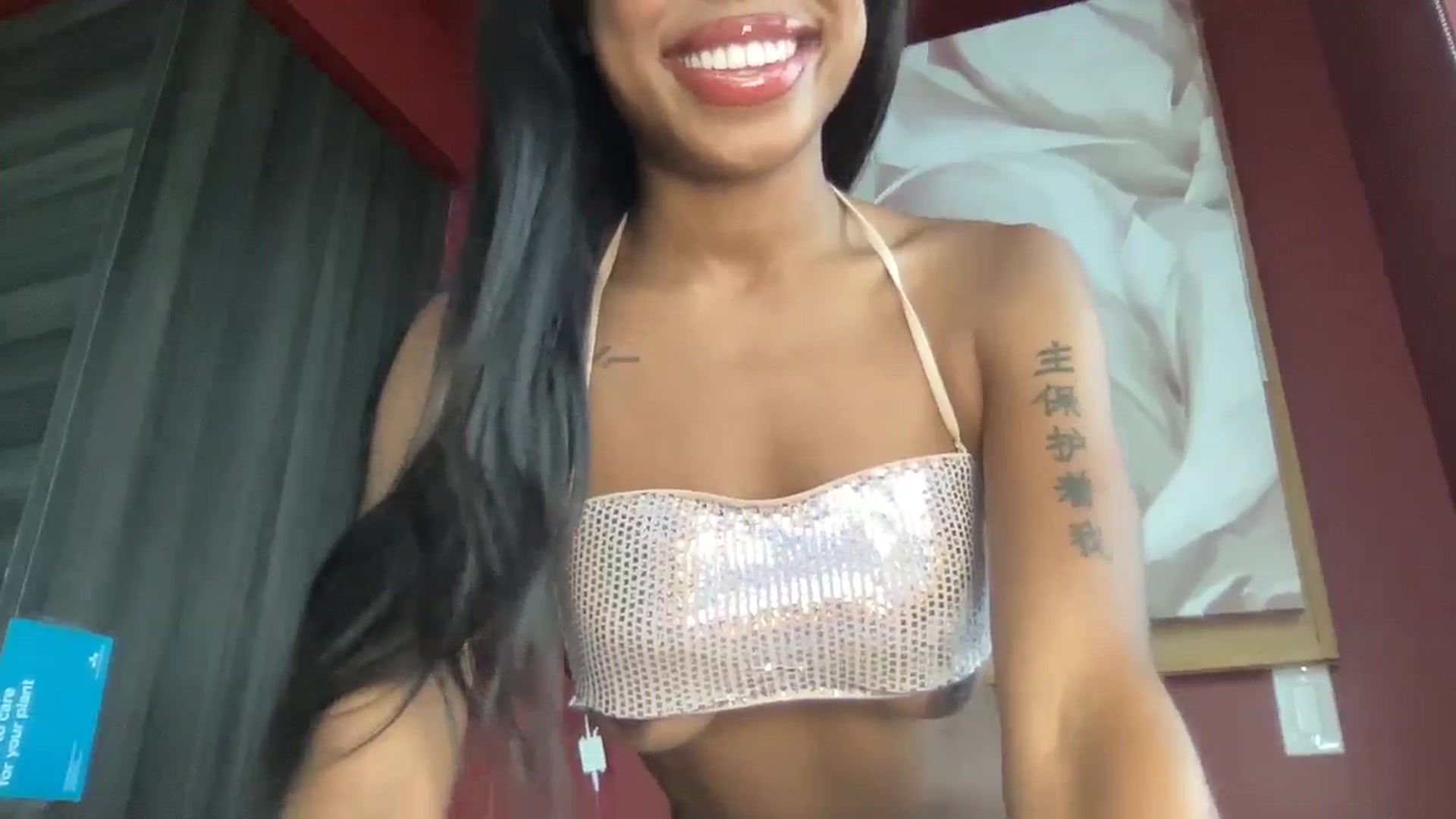 Gallery image thumbnail from EmiliaBrooks's myfreecams stream on, 06/28/2024, 23:30 image 19 of 20