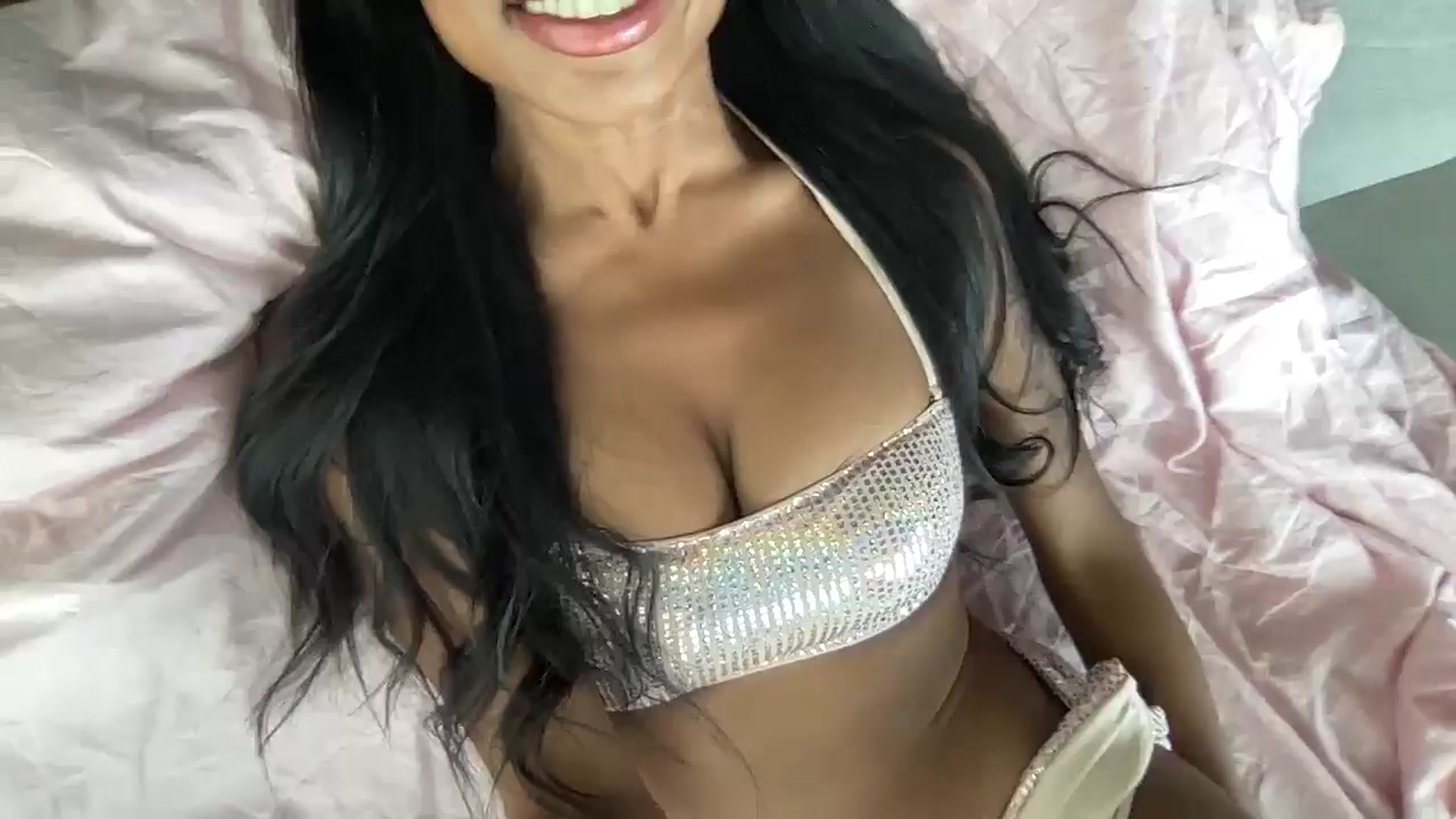 Gallery image thumbnail from EmiliaBrooks's myfreecams stream on, 06/30/2024, 22:28 image 1 of 20