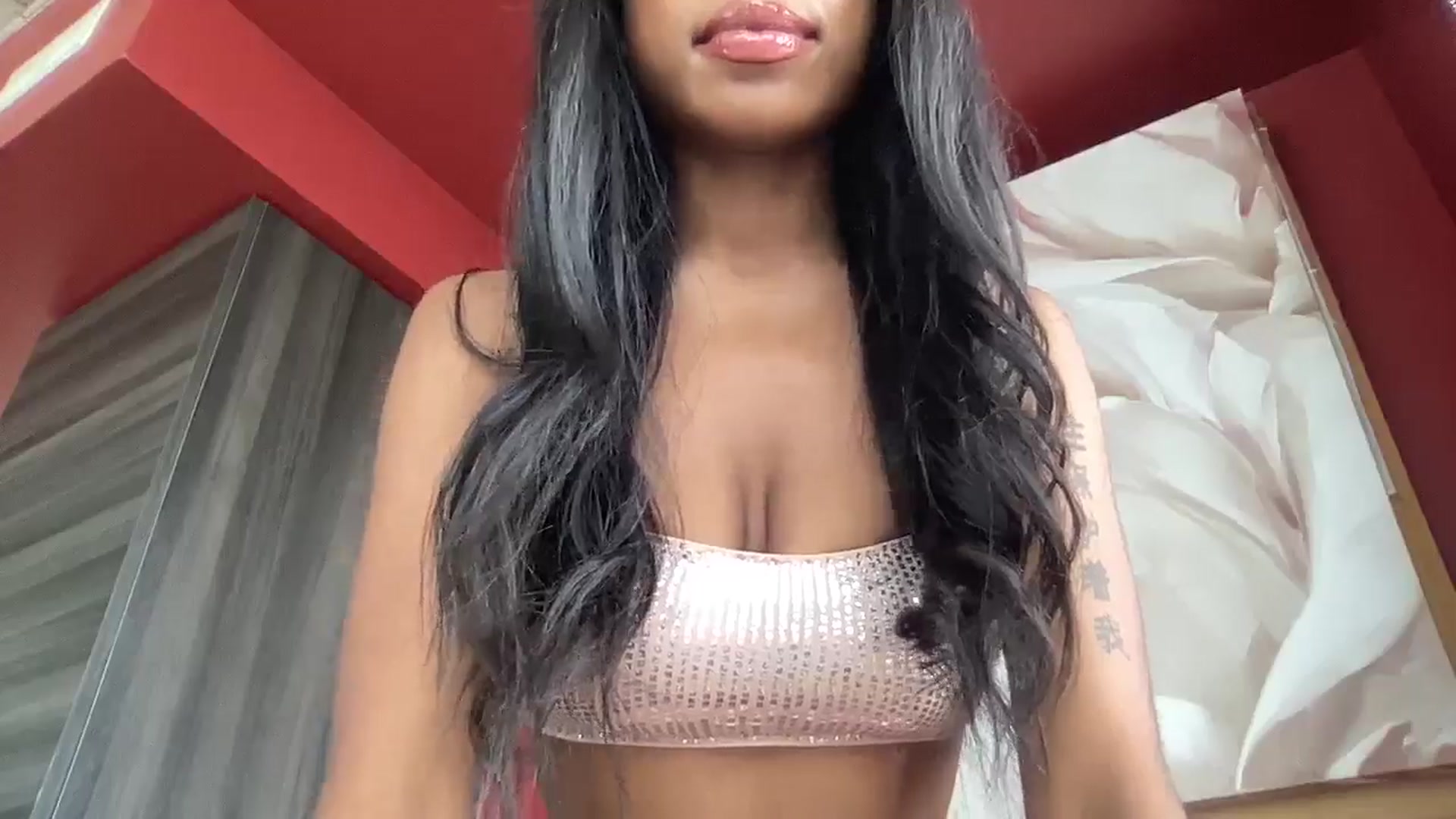 Gallery image thumbnail from EmiliaBrooks's myfreecams stream on, 06/30/2024, 22:28 image 7 of 20