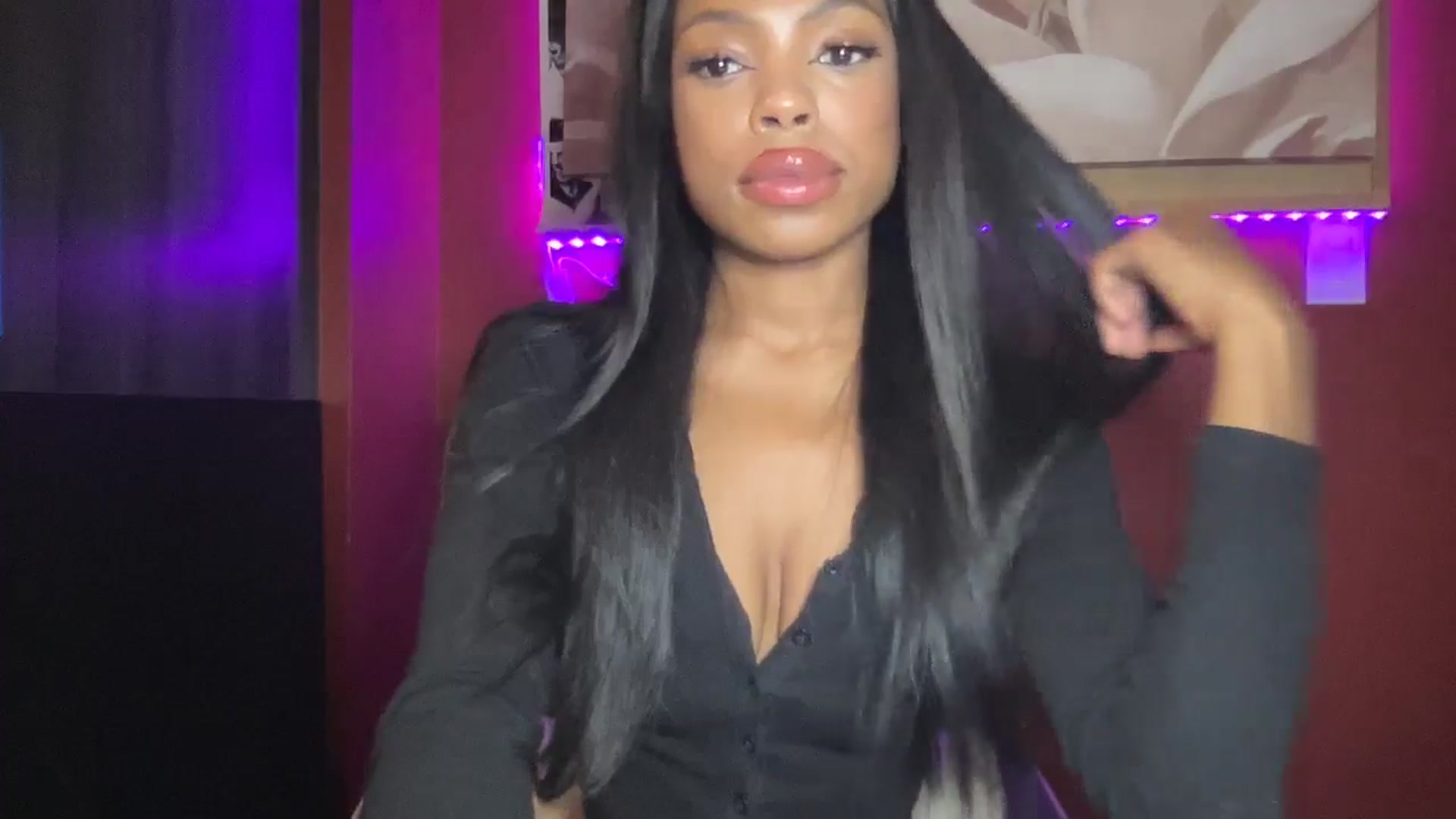 Gallery image thumbnail from EmiliaBrooks's myfreecams stream on, 07/04/2024, 02:22 image 12 of 20