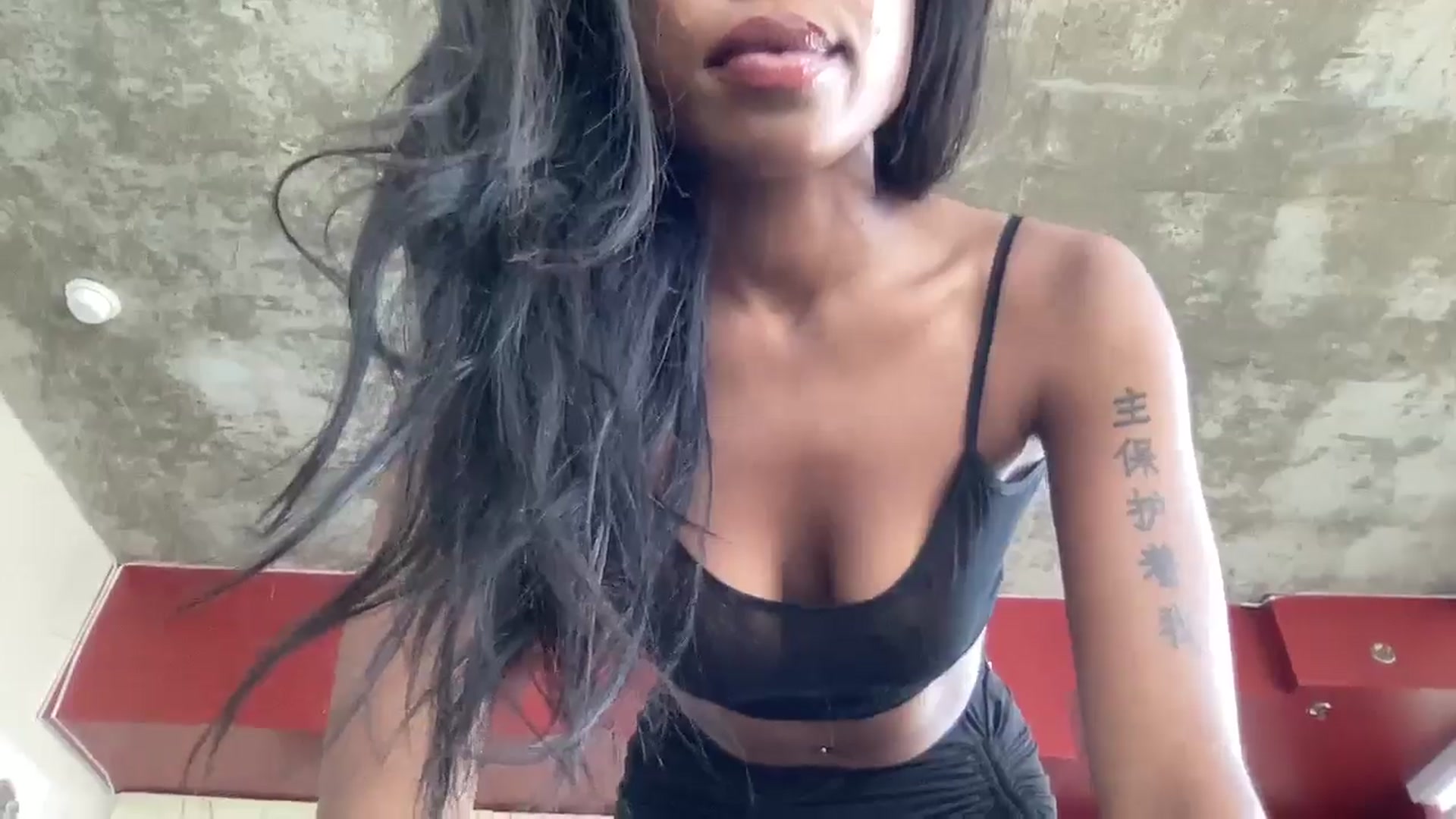 Gallery image thumbnail from EmiliaBrooks's myfreecams stream on, 07/24/2024, 23:29 image 8 of 20