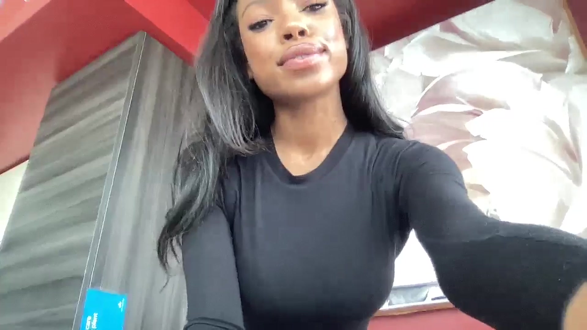 Gallery image thumbnail from EmiliaBrooks's myfreecams stream on, 08/27/2024, 18:44 image 11 of 20
