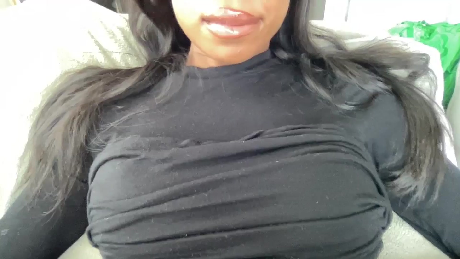 Gallery image thumbnail from EmiliaBrooks's myfreecams stream on, 09/04/2024, 21:02 image 10 of 20