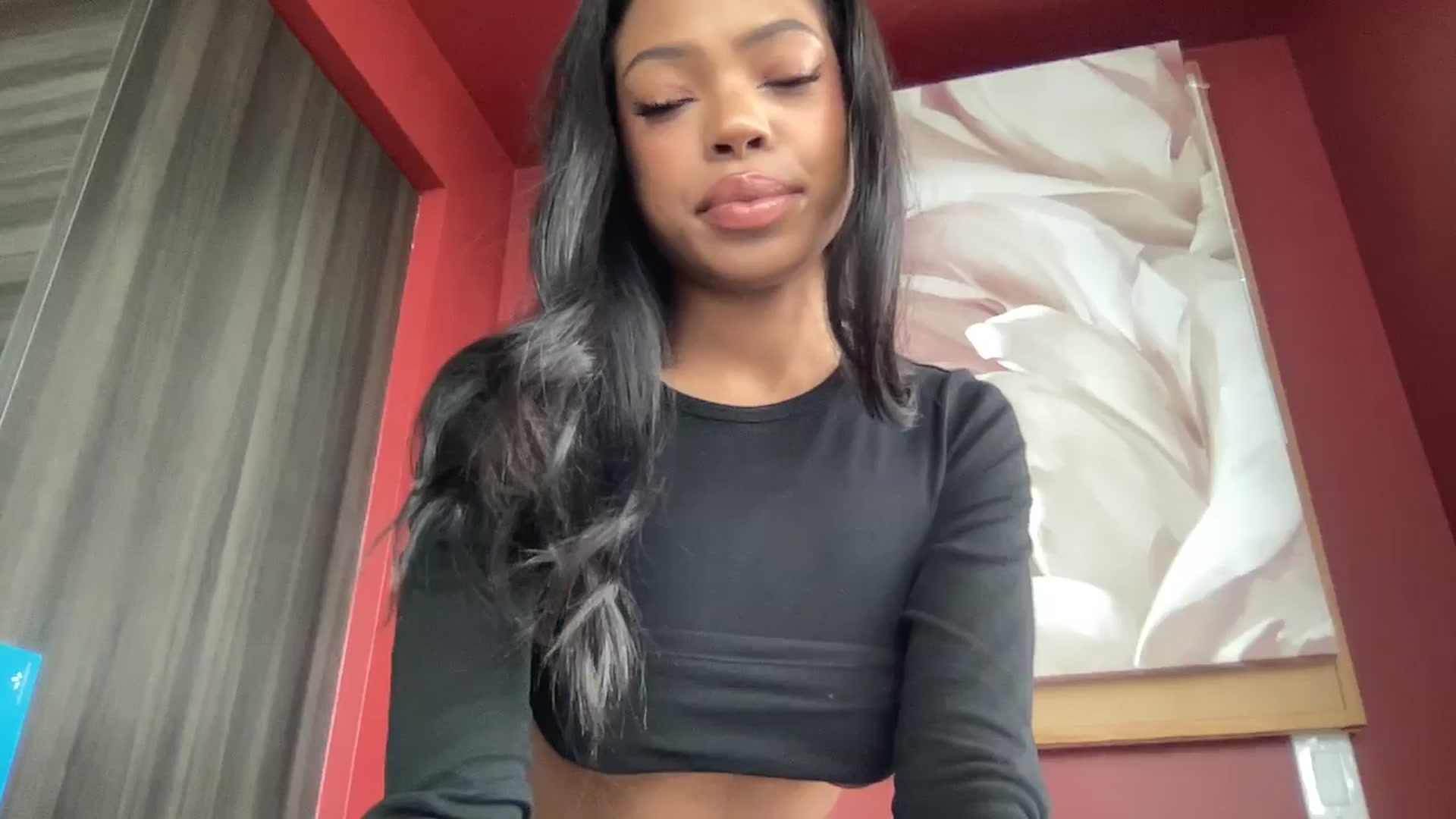 Gallery image thumbnail from EmiliaBrooks's myfreecams stream on, 10/15/2024, 23:00 image 3 of 20