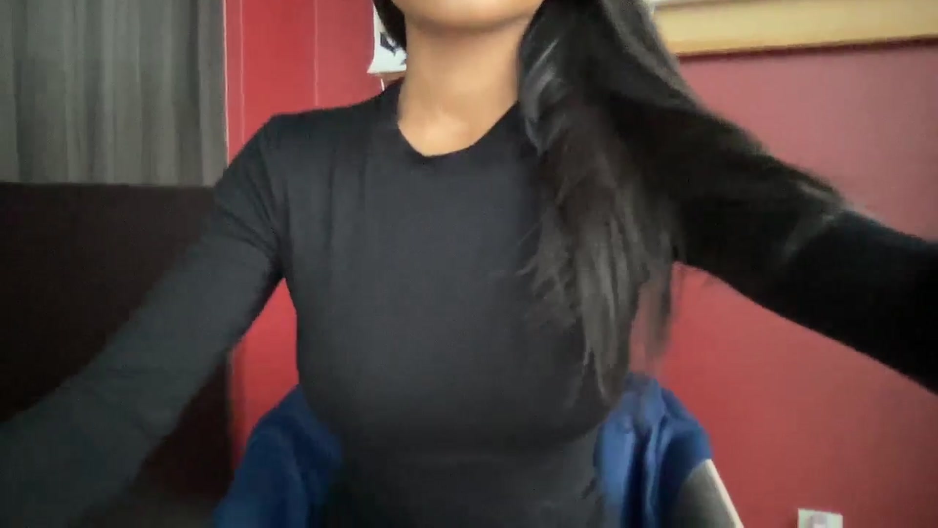 Gallery image thumbnail from EmiliaBrooks's myfreecams stream on, 10/29/2024, 19:07 image 4 of 20