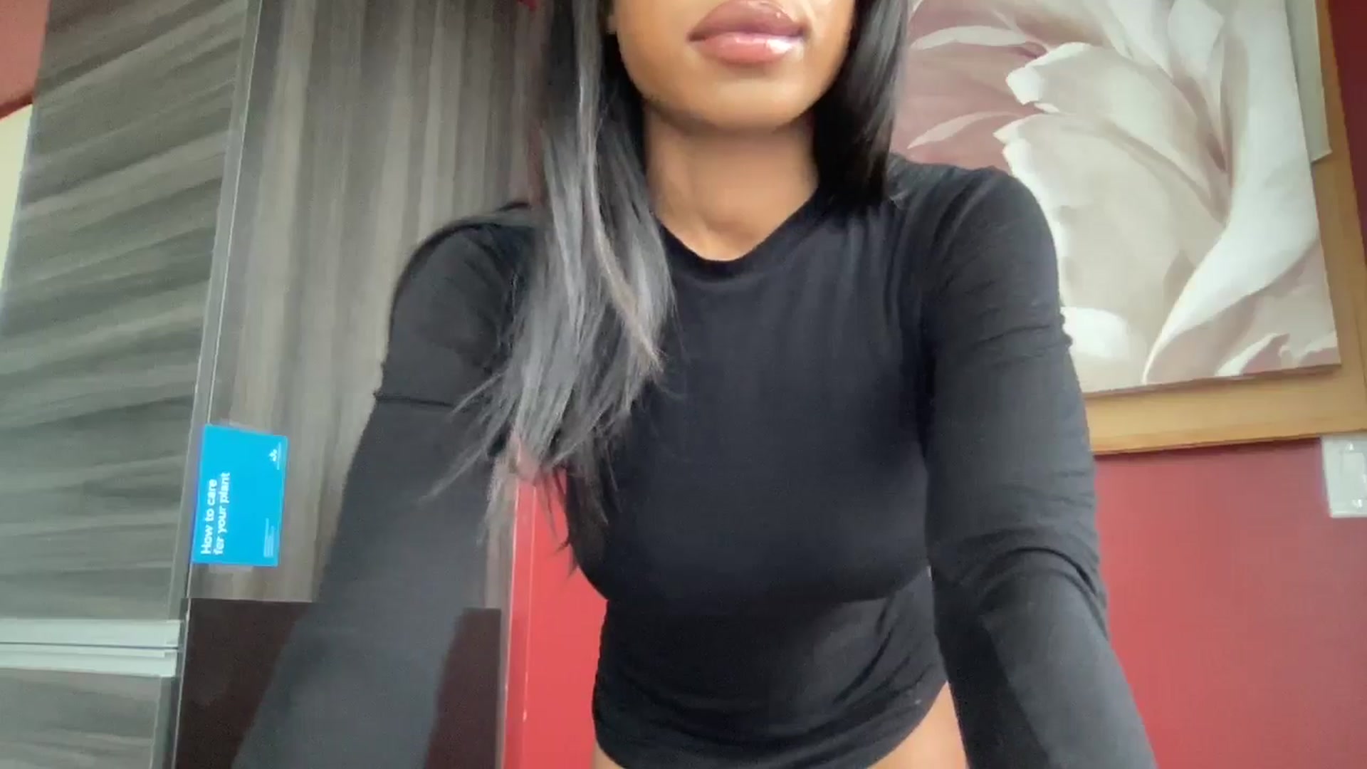 Gallery image thumbnail from EmiliaBrooks's myfreecams stream on, 10/29/2024, 19:07 image 10 of 20