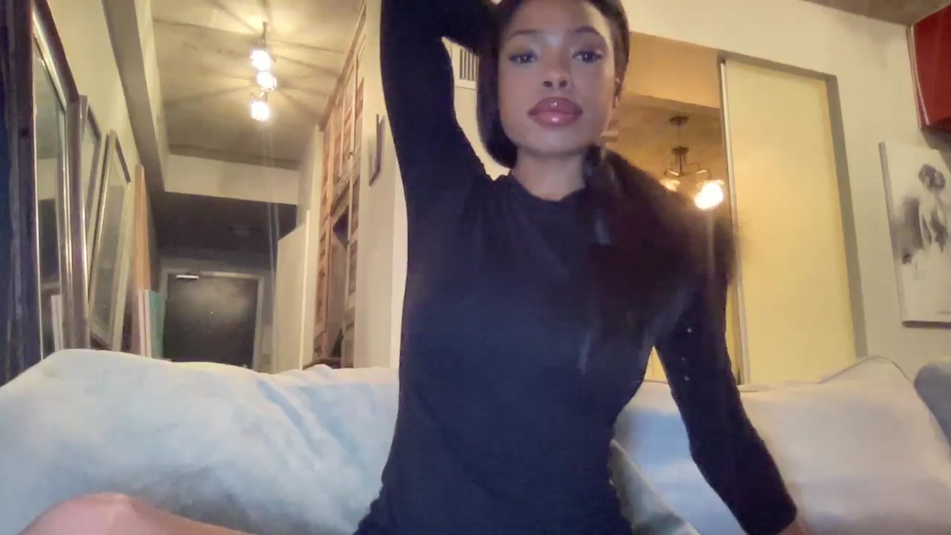 Gallery image thumbnail from EmiliaBrooks's myfreecams stream on, 10/29/2024, 23:12 image 2 of 20