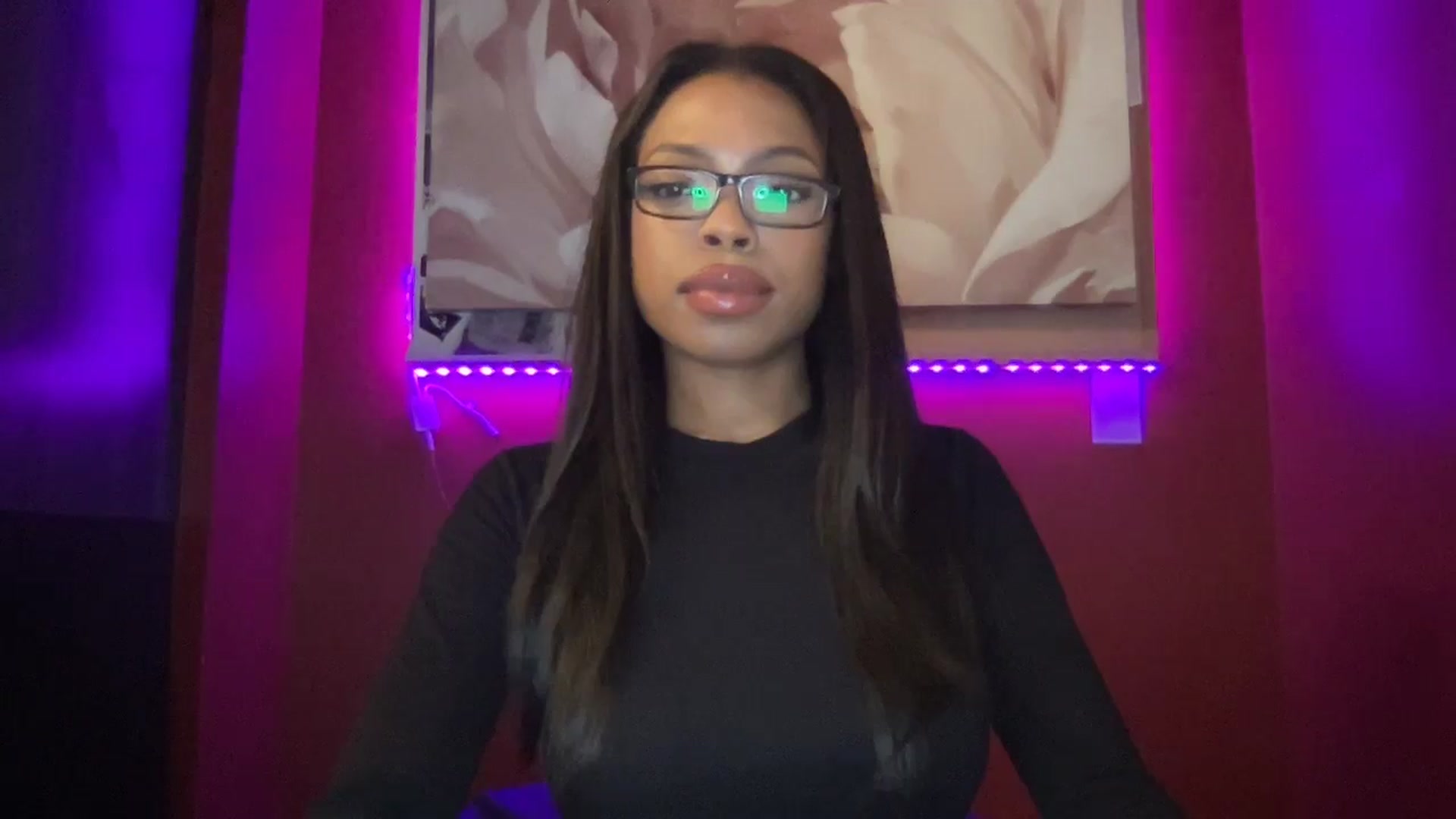 Gallery image thumbnail from EmiliaBrooks's myfreecams stream on, 10/30/2024, 02:10 image 6 of 20