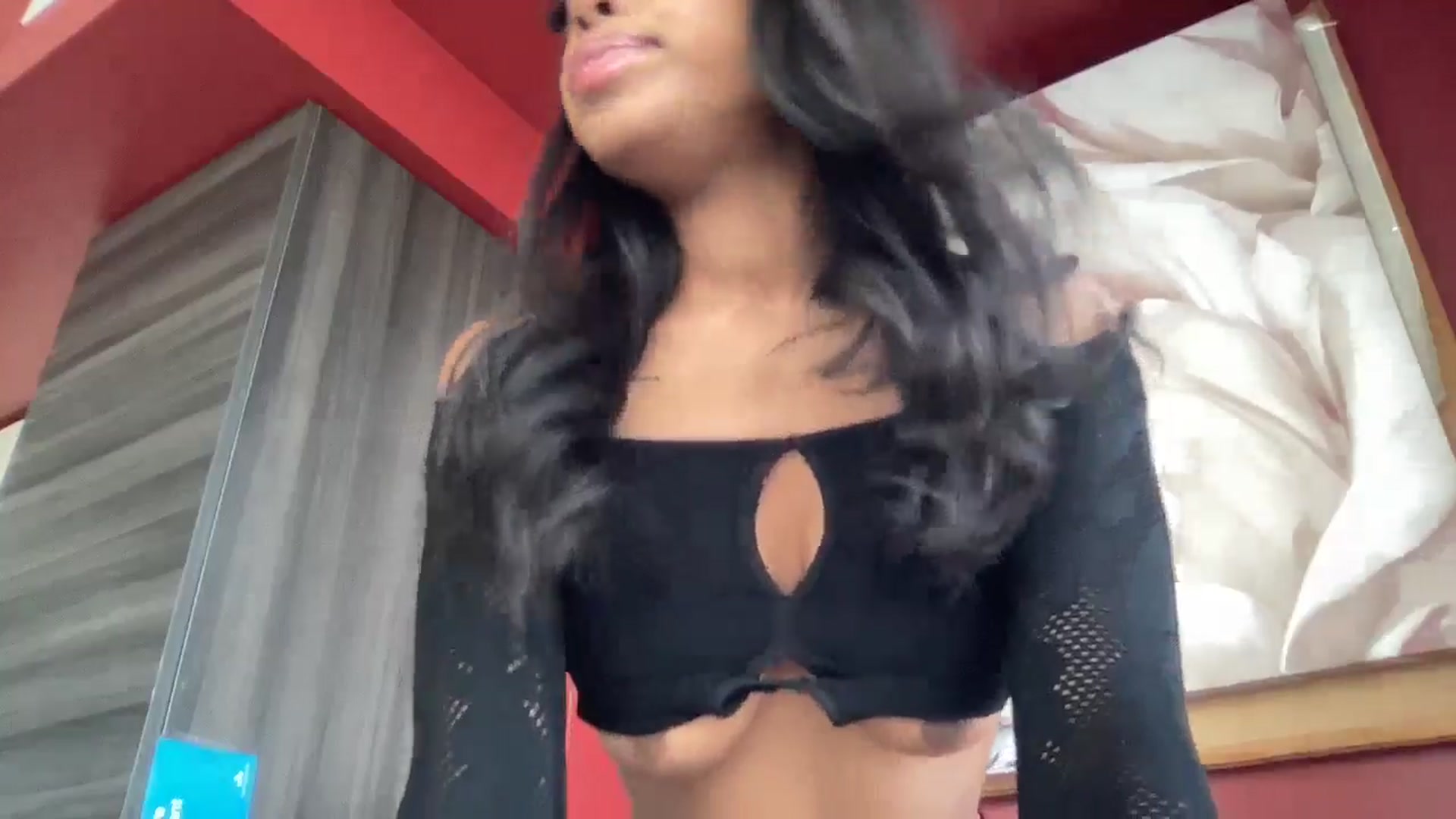 Gallery image thumbnail from EmiliaBrooks's myfreecams stream on, 11/27/2024, 20:29 image 20 of 20
