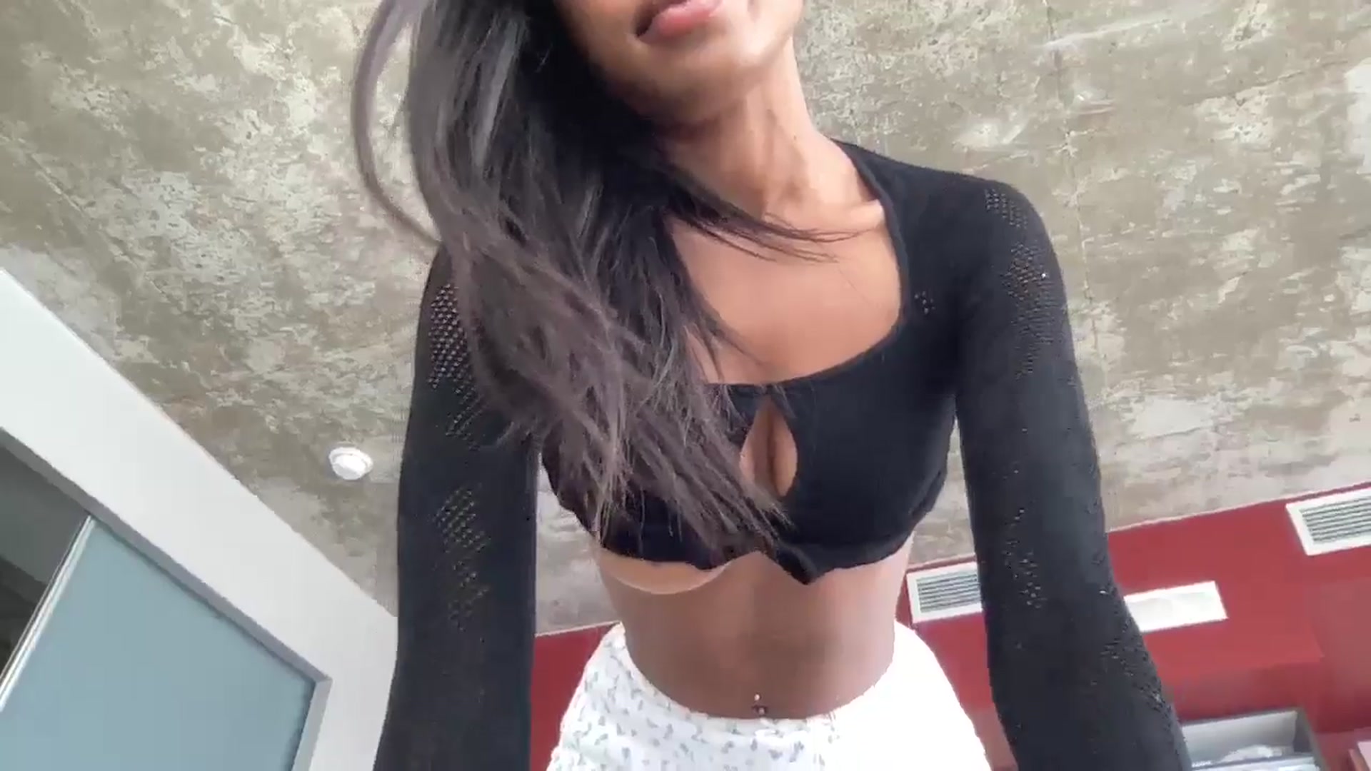 Gallery image thumbnail from EmiliaBrooks's myfreecams stream on, 12/20/2024, 18:46 image 11 of 20