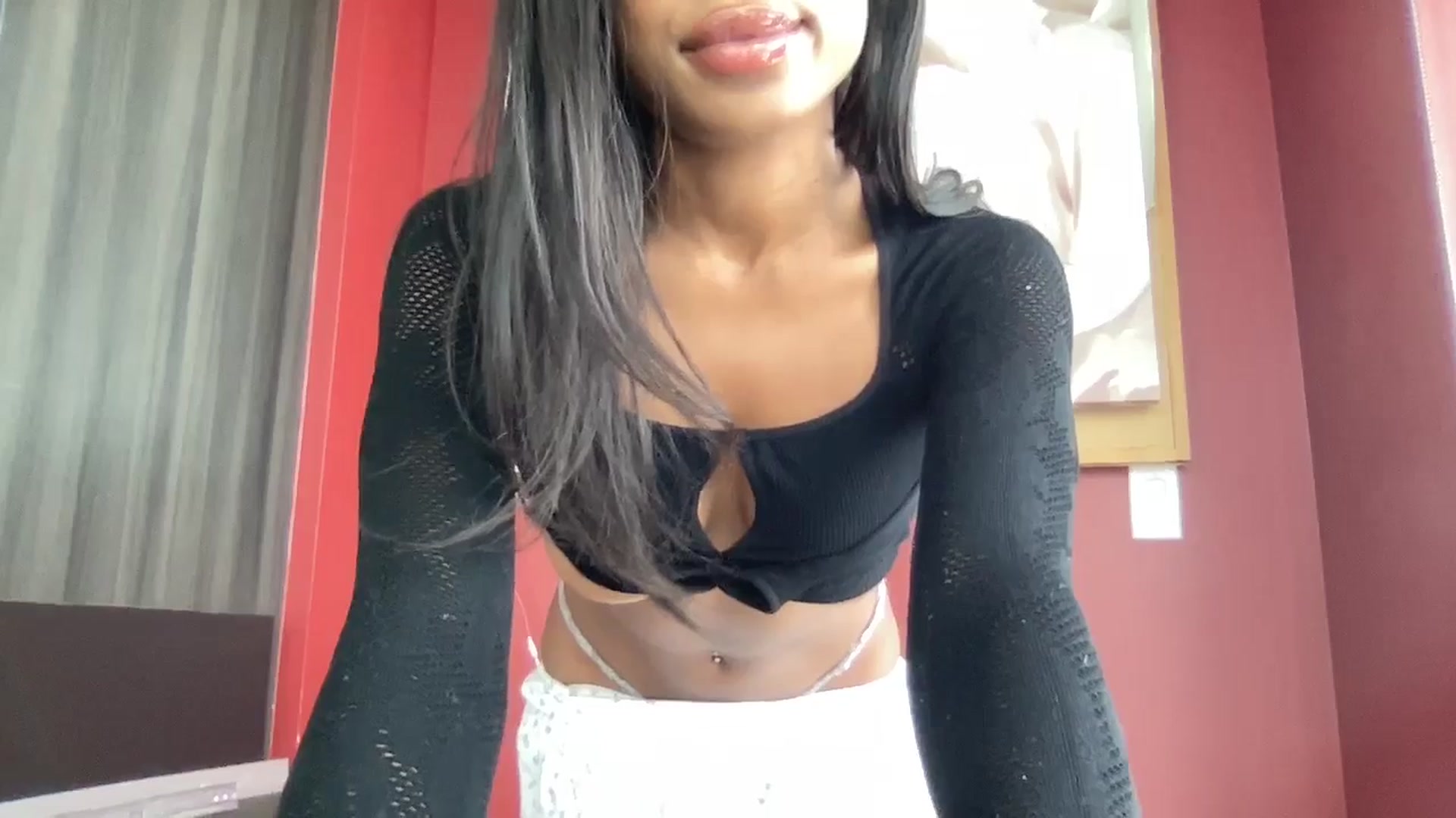 Gallery image thumbnail from EmiliaBrooks's myfreecams stream on, 12/20/2024, 18:46 image 17 of 20