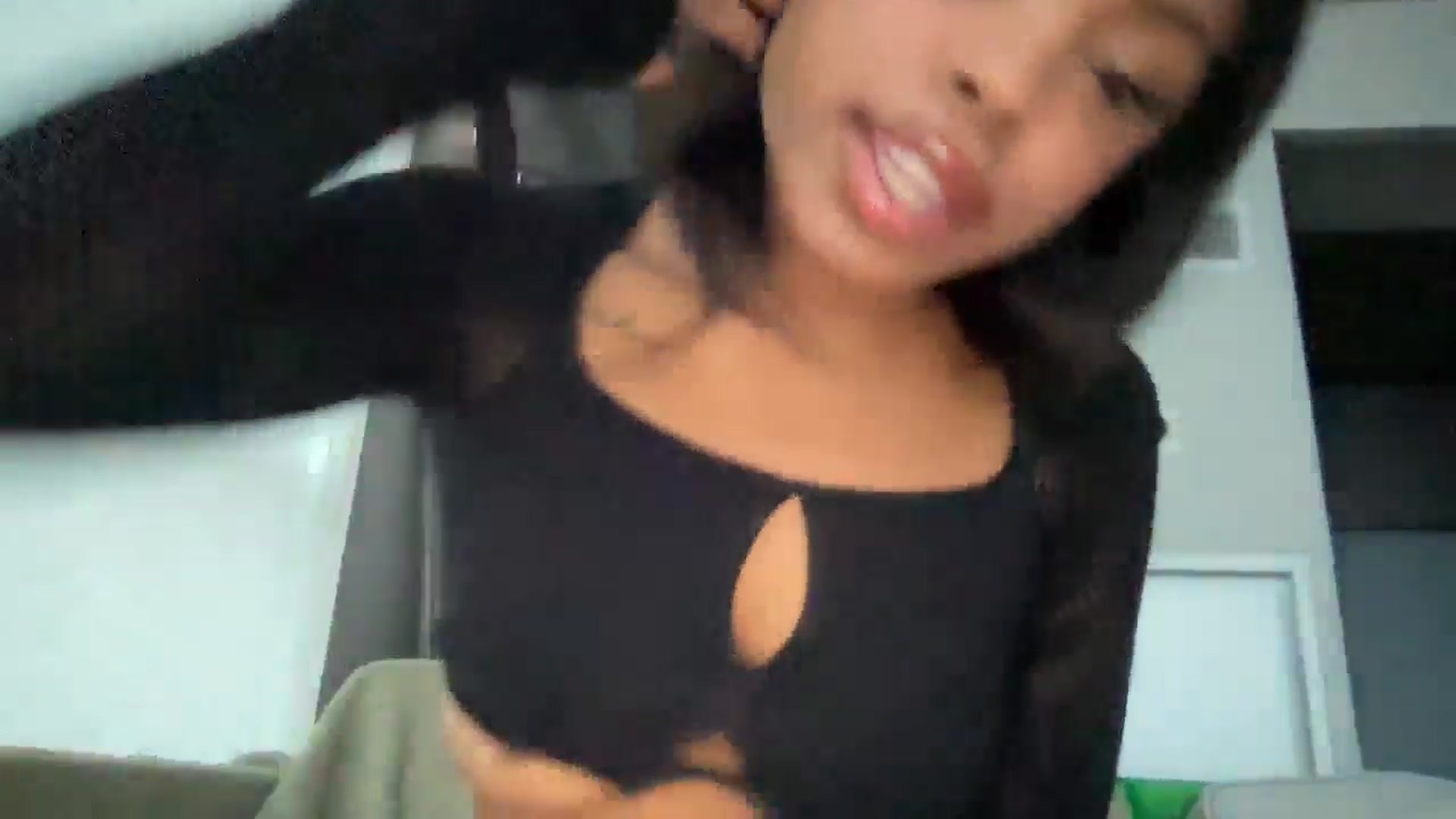 Gallery image thumbnail from EmiliaBrooks's myfreecams stream on, 12/27/2024, 21:36 image 19 of 20