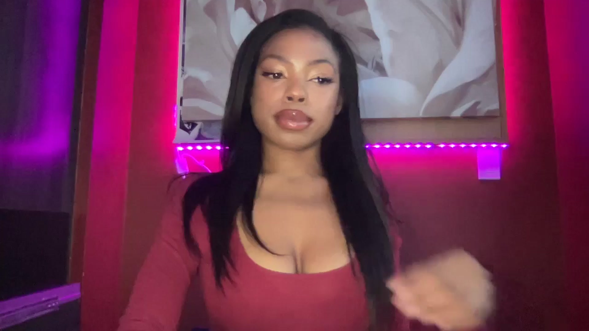 Gallery image thumbnail from EmiliaBrooks's myfreecams stream on, 01/07/2025, 22:01 image 9 of 20