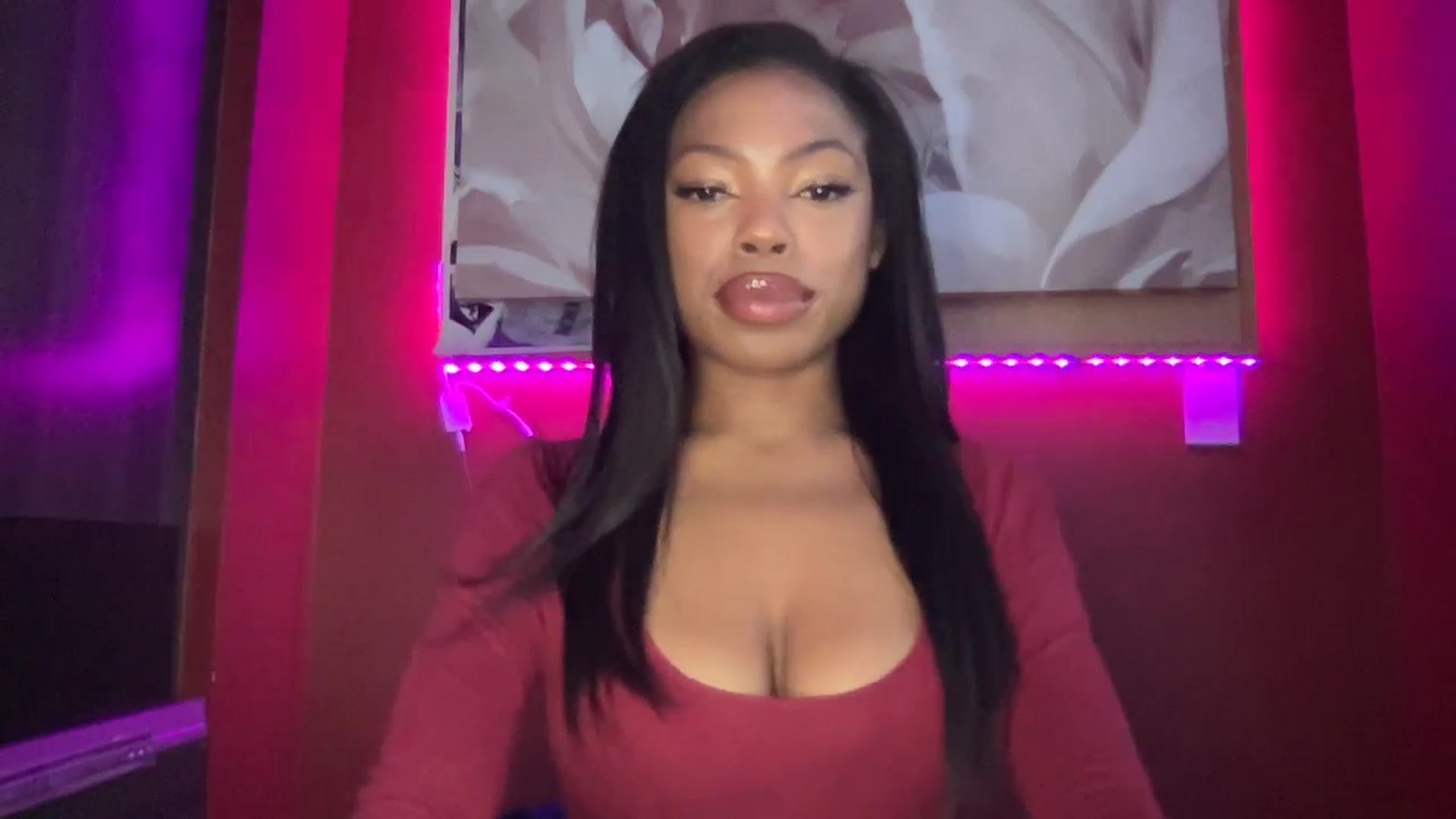 Gallery image thumbnail from EmiliaBrooks's myfreecams stream on, 01/07/2025, 22:01 image 13 of 20