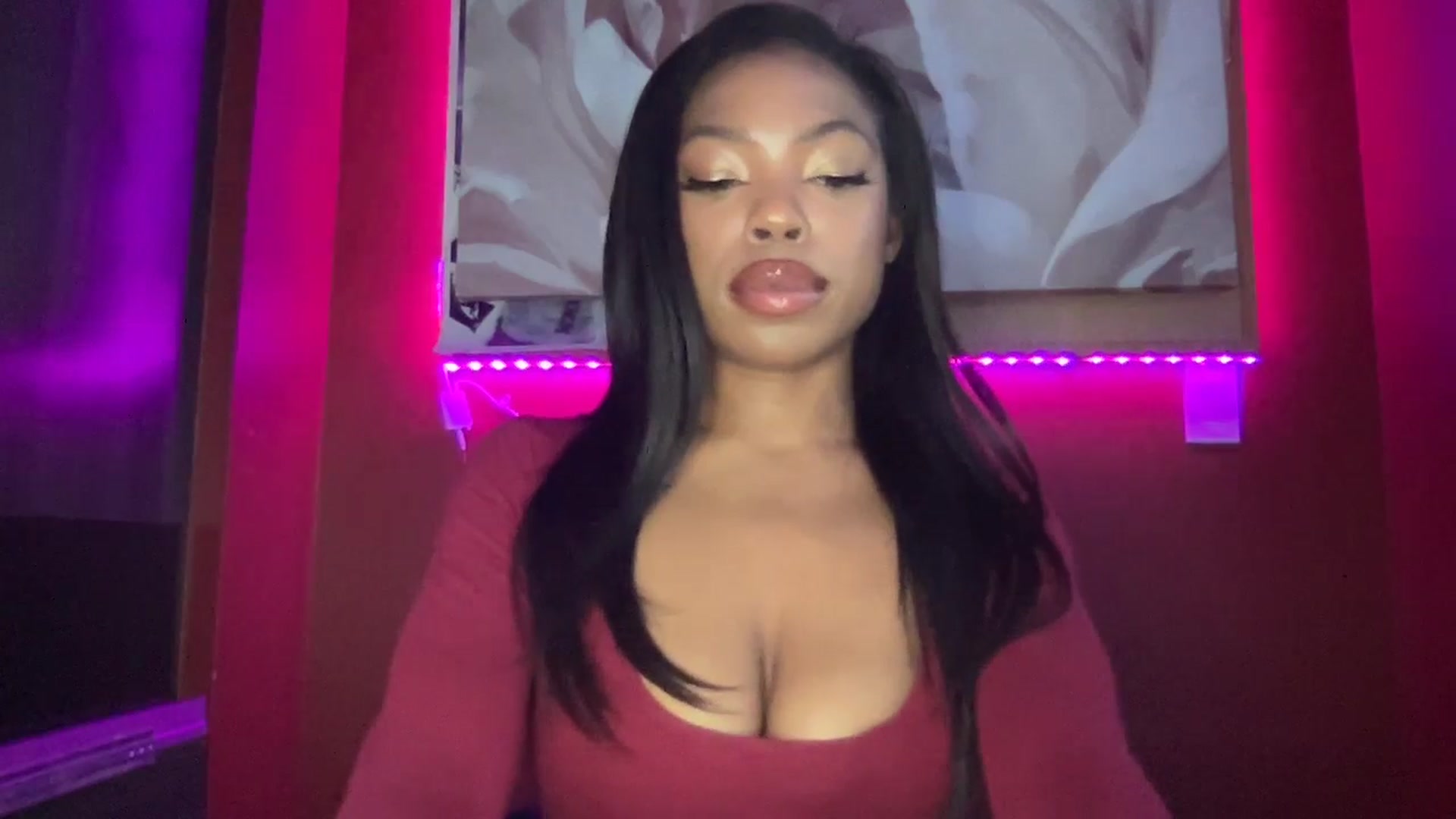 Gallery image thumbnail from EmiliaBrooks's myfreecams stream on, 01/07/2025, 22:01 image 19 of 20