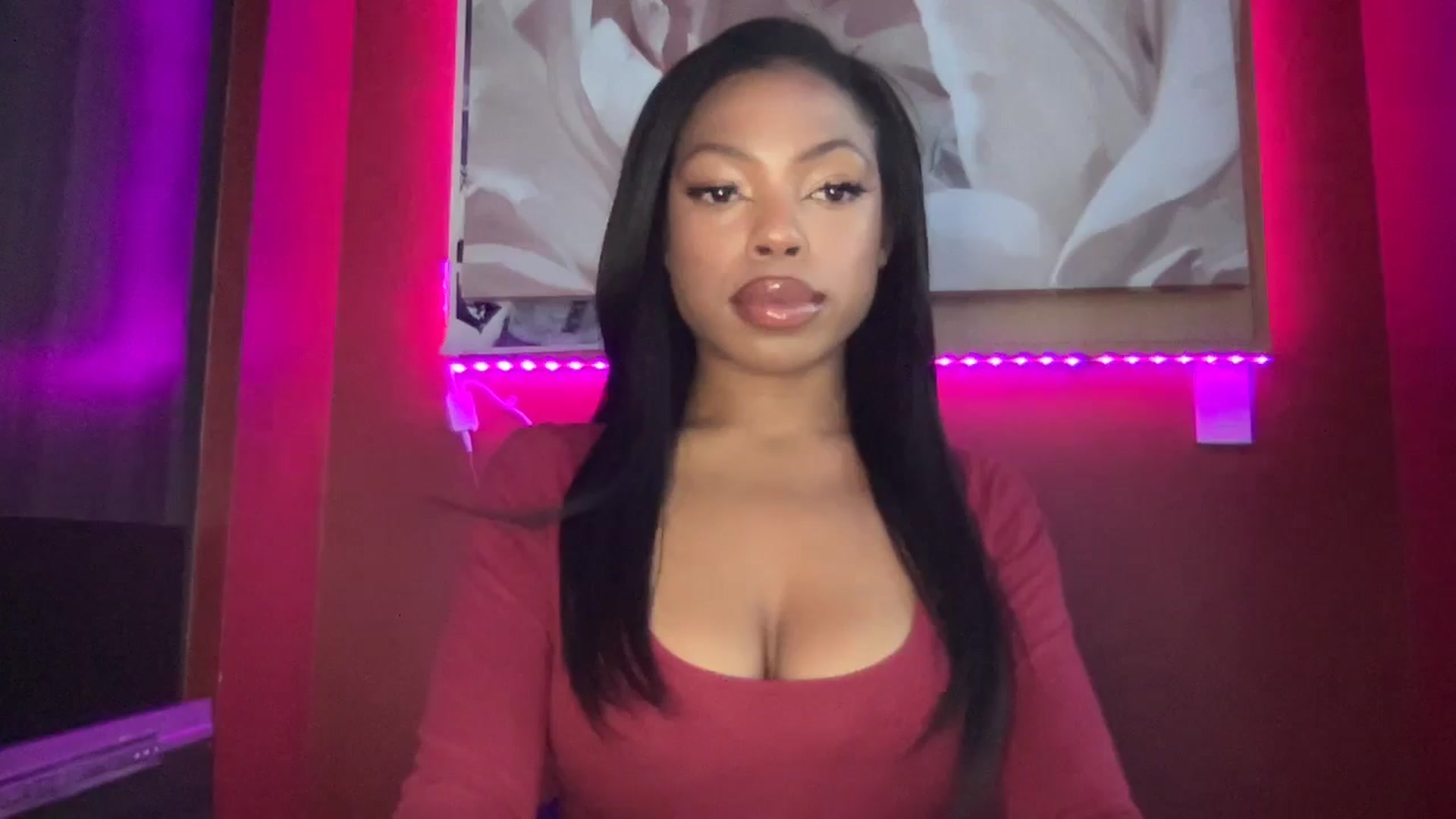 Gallery image thumbnail from EmiliaBrooks's myfreecams stream on, 01/07/2025, 22:01 image 2 of 20