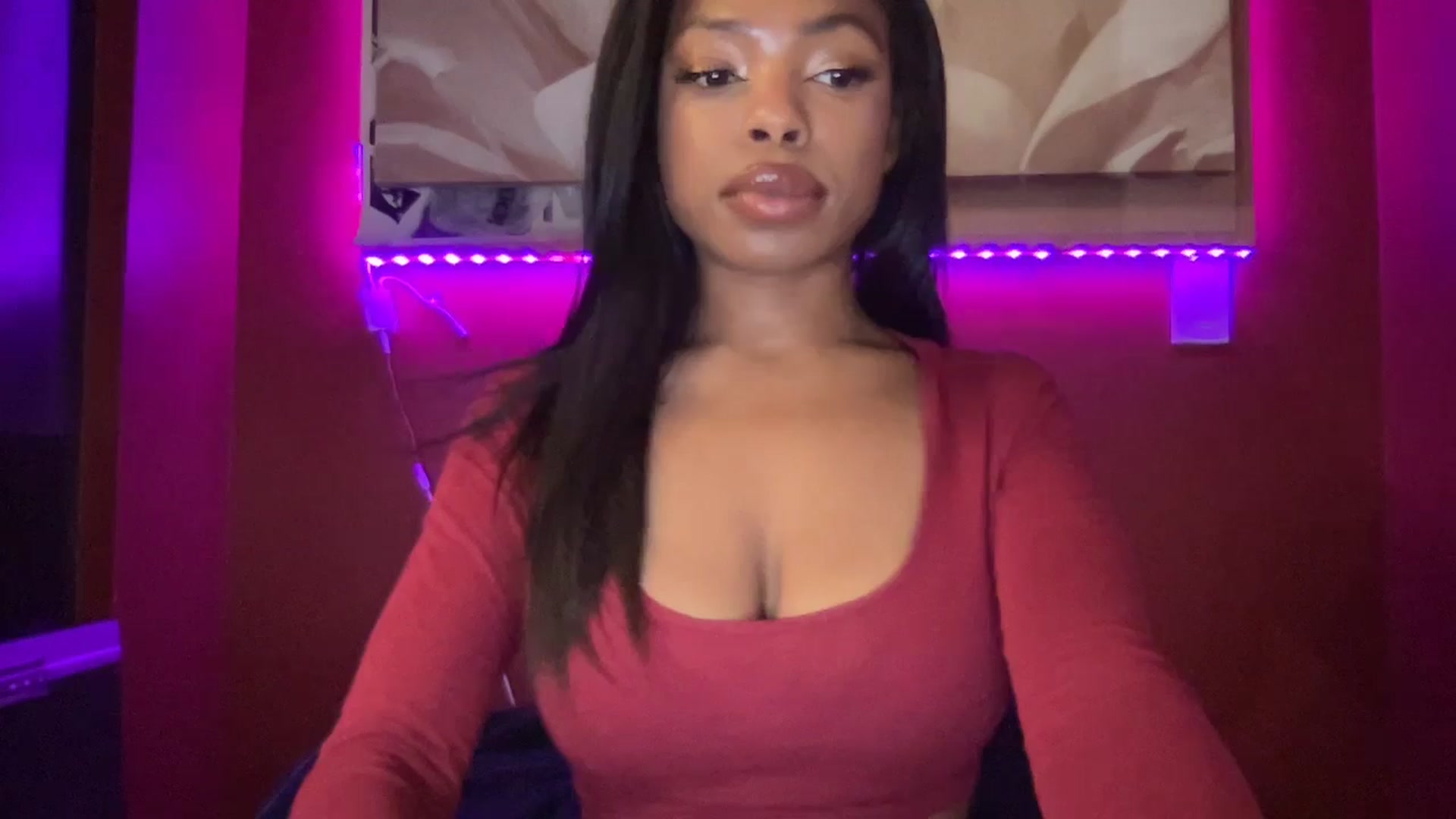 Gallery image thumbnail from EmiliaBrooks's myfreecams stream on, 01/09/2025, 03:59 image 20 of 20