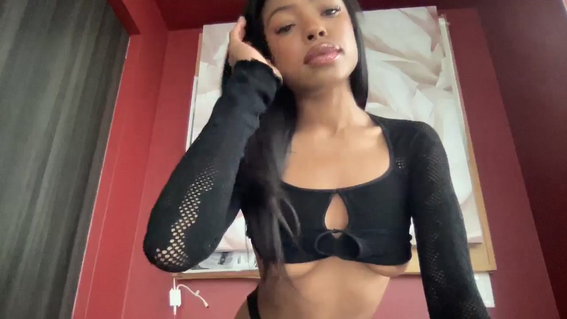Gallery image thumbnail from EmiliaBrooks's myfreecams stream on, 01/31/2025, 22:00 image 5 of 20
