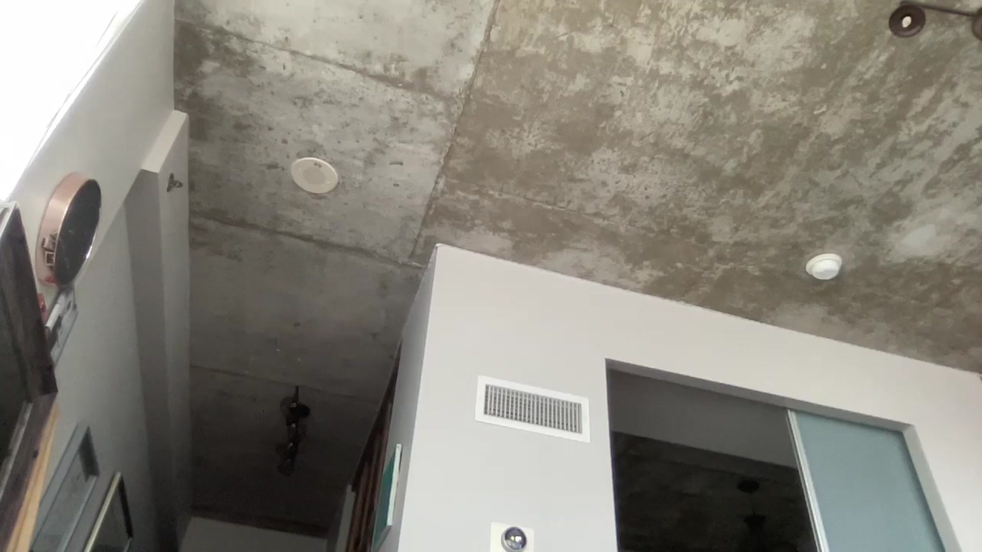 Gallery image thumbnail from EmiliaBrooks's myfreecams stream on, 03/13/2025, 24:09 image 10 of 20