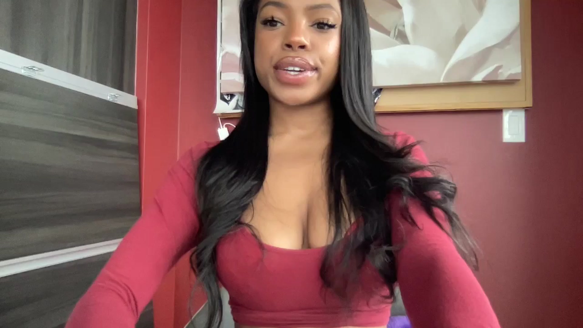 Gallery image thumbnail from EmiliaBrooks's myfreecams stream on, 03/31/2025, 21:56 image 17 of 20