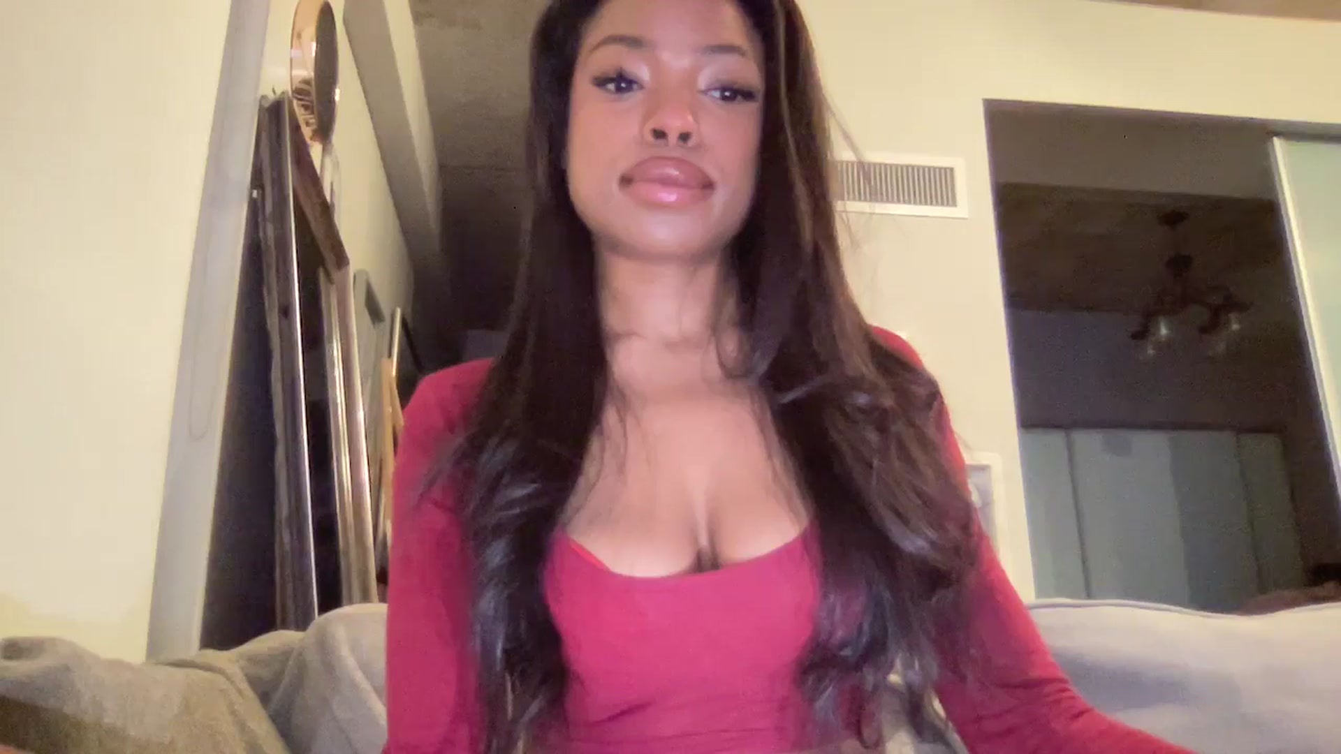 Gallery image thumbnail from EmiliaBrooks's myfreecams stream on, 04/01/2025, 01:58 image 6 of 20