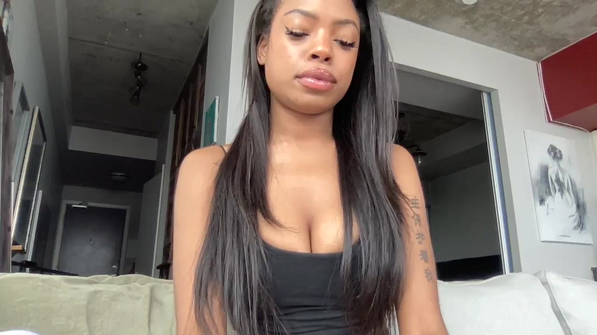 Gallery image thumbnail from EmiliaBrooks's myfreecams stream on, 04/10/2025, 20:57 image 12 of 20