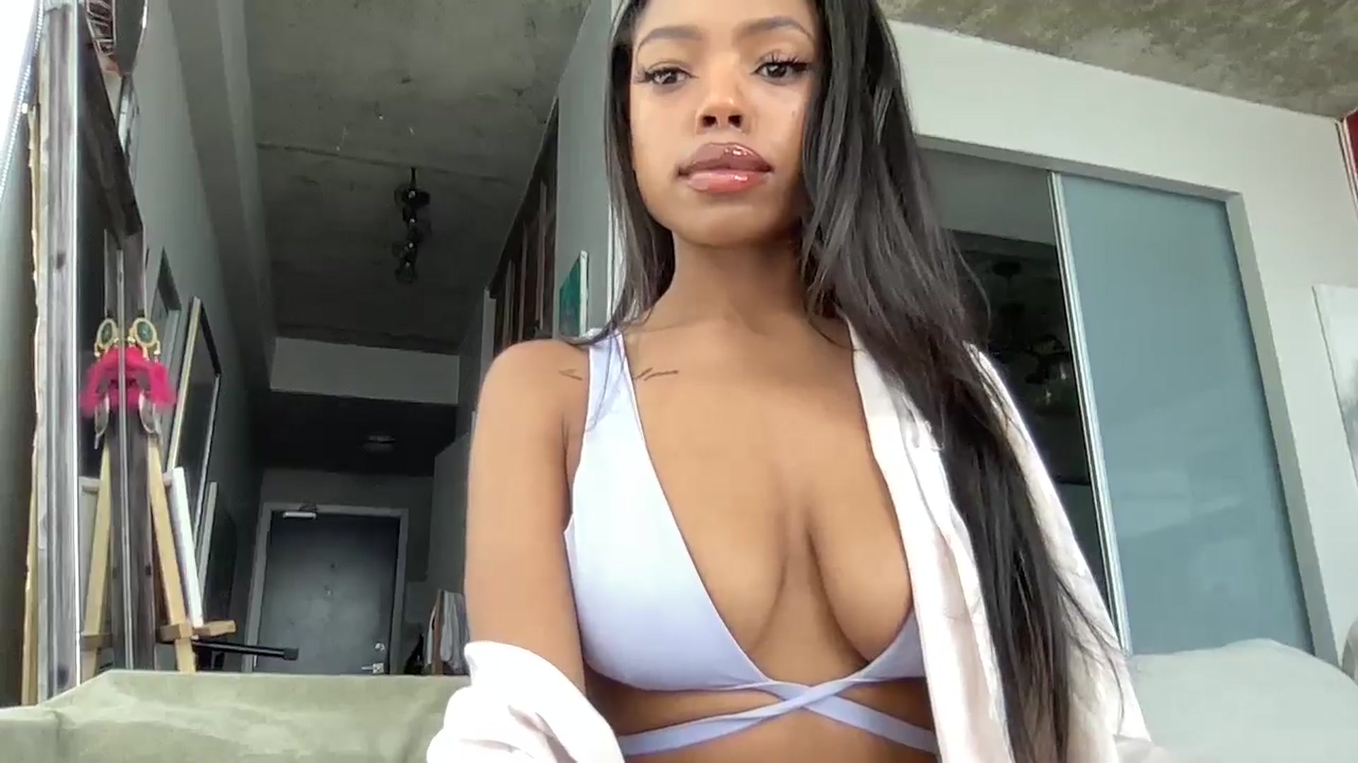 Gallery image thumbnail from EmiliaBrooks's myfreecams stream on, 04/16/2025, 19:56 image 12 of 20