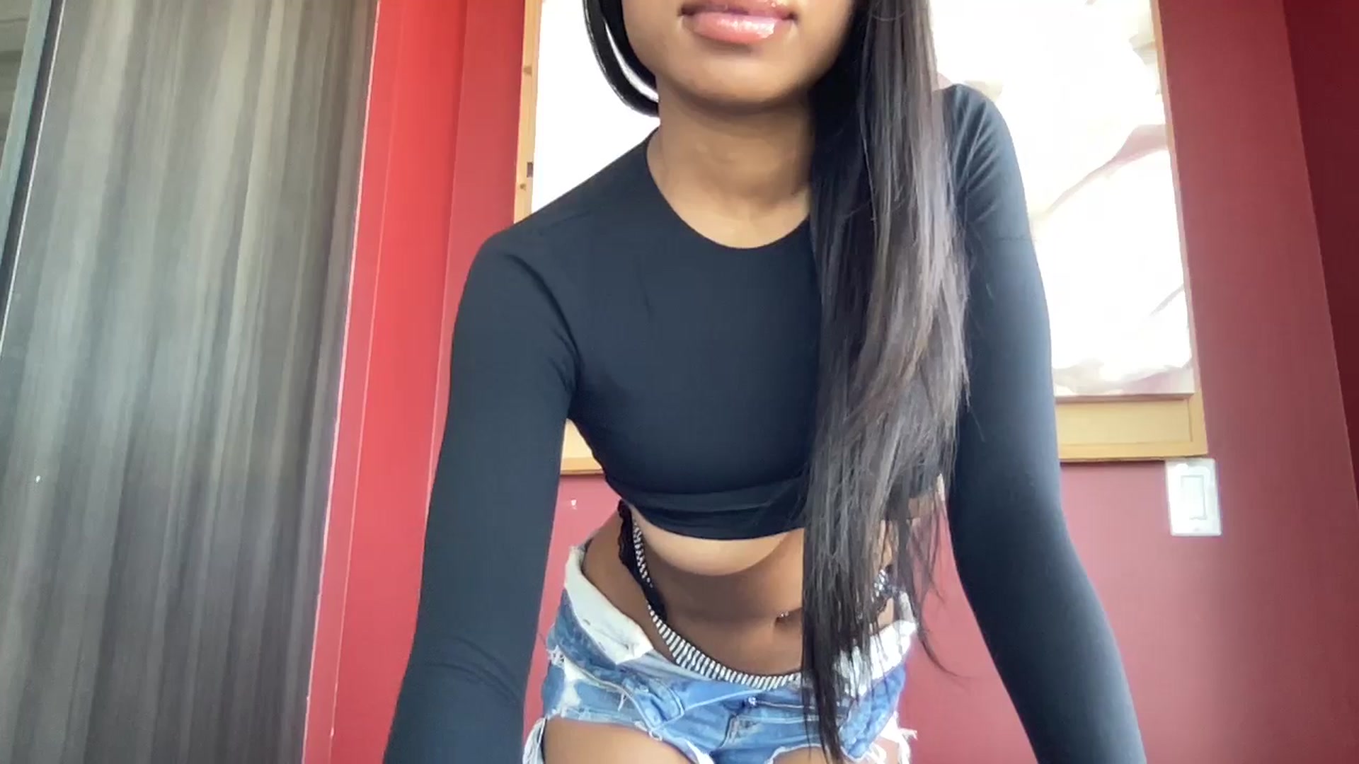 Gallery image thumbnail from EmiliaBrooks's myfreecams stream on, 04/22/2025, 23:03 image 6 of 20