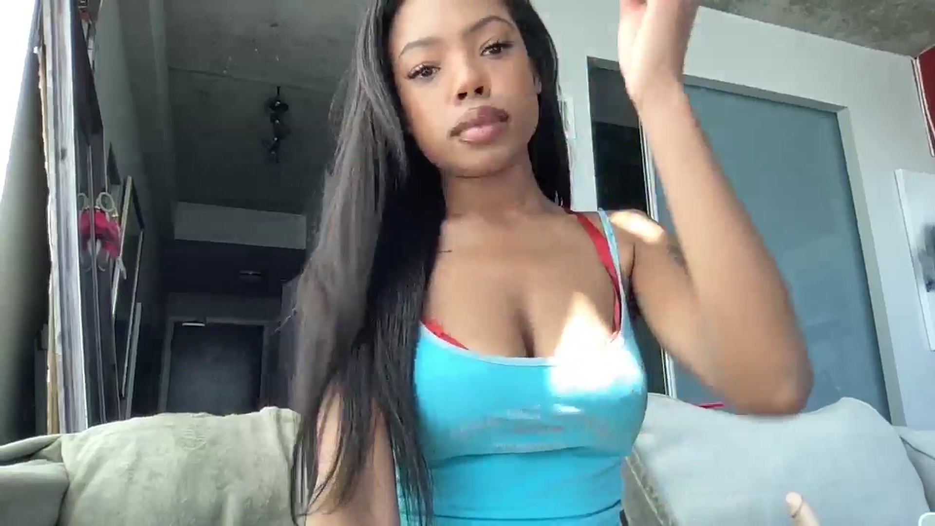 Gallery image thumbnail from EmiliaBrooks's myfreecams stream on, 05/07/2025, 15:53 image 3 of 20