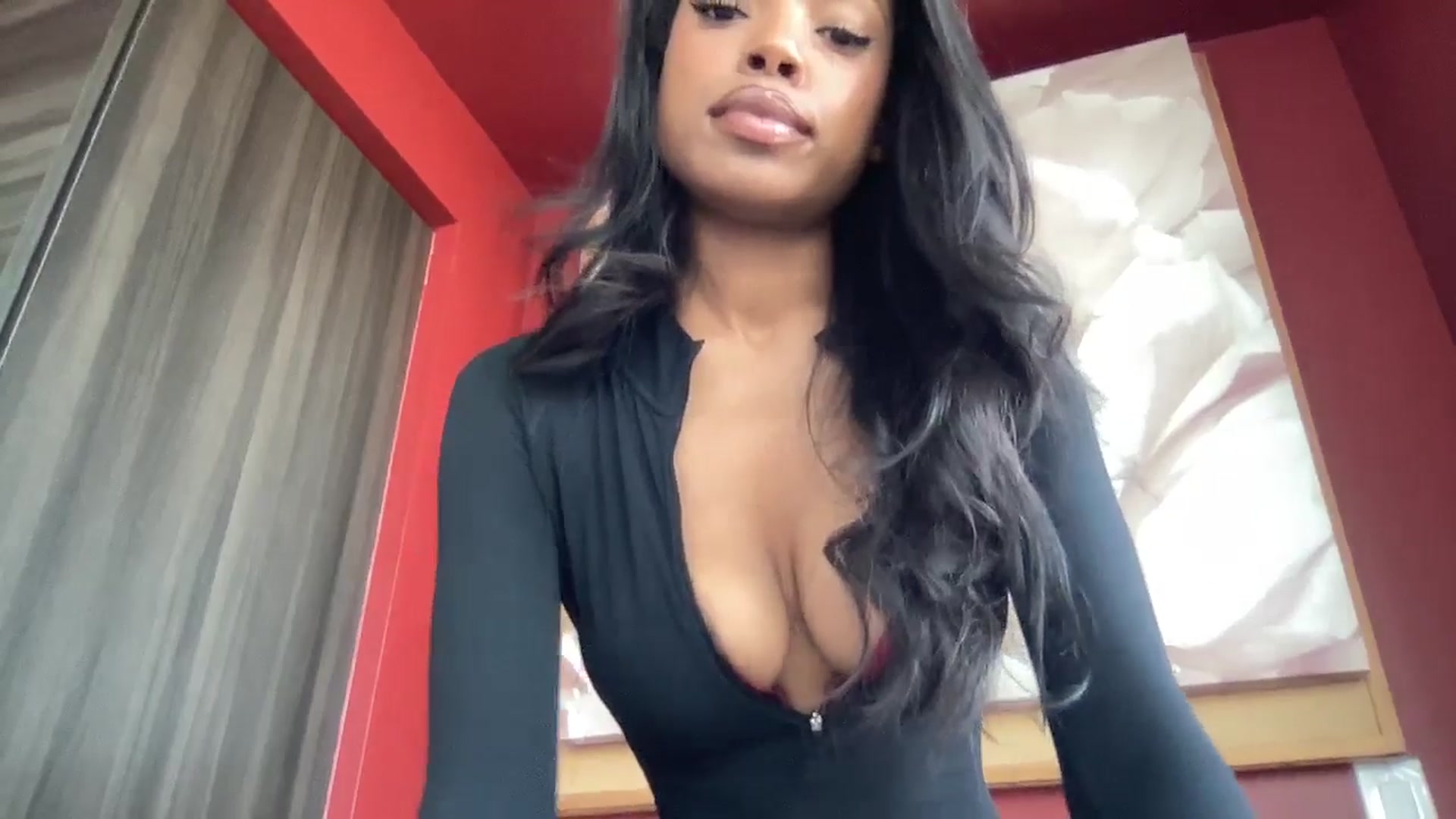 Gallery image thumbnail from EmiliaBrooks's myfreecams stream on, 06/11/2025, 23:19 image 14 of 20