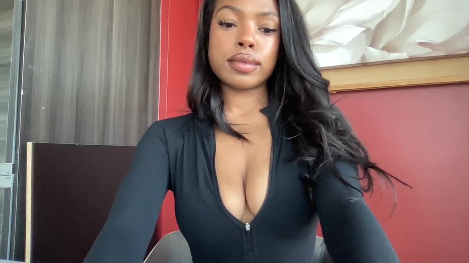 Gallery image thumbnail from EmiliaBrooks's myfreecams stream on, 06/11/2025, 23:19 image 17 of 20