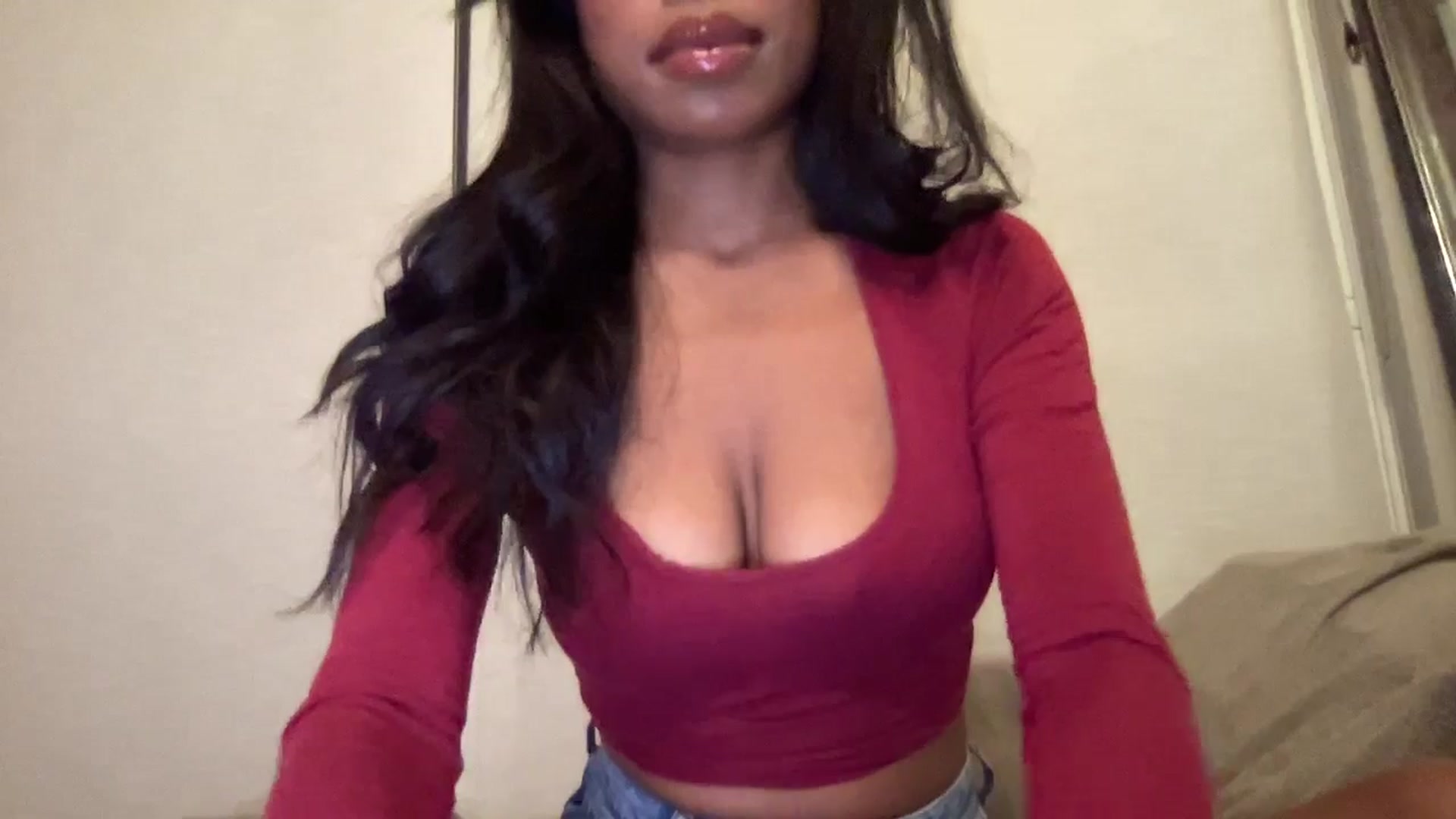 Gallery image thumbnail from EmiliaBrooks's myfreecams stream on, 06/15/2025, 03:18 image 9 of 20