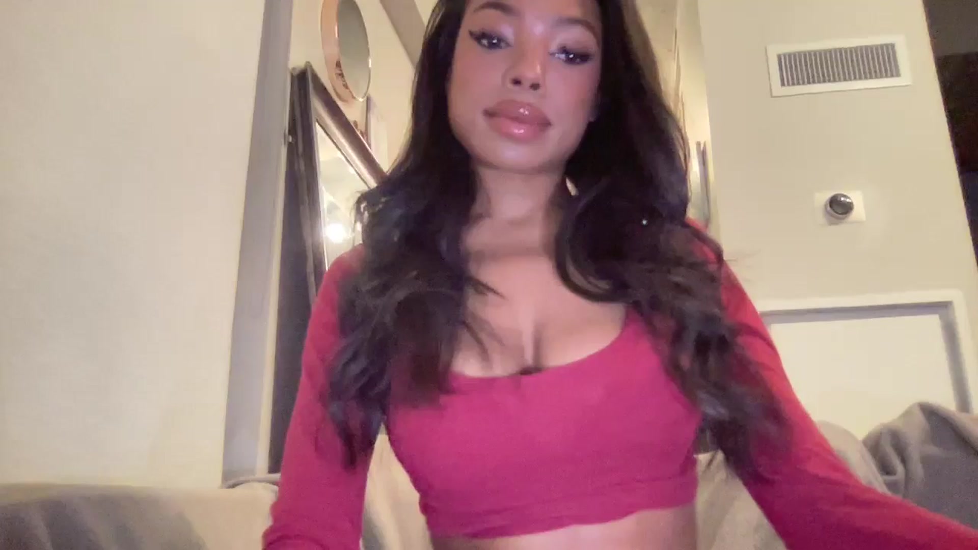 Gallery image thumbnail from EmiliaBrooks's myfreecams stream on, 06/15/2025, 03:18 image 20 of 20