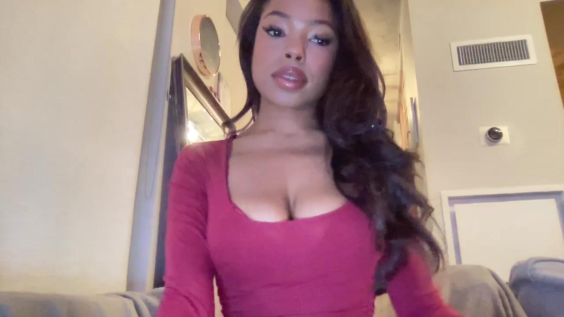 Gallery image thumbnail from EmiliaBrooks's myfreecams stream on, 06/15/2025, 06:18 image 10 of 20
