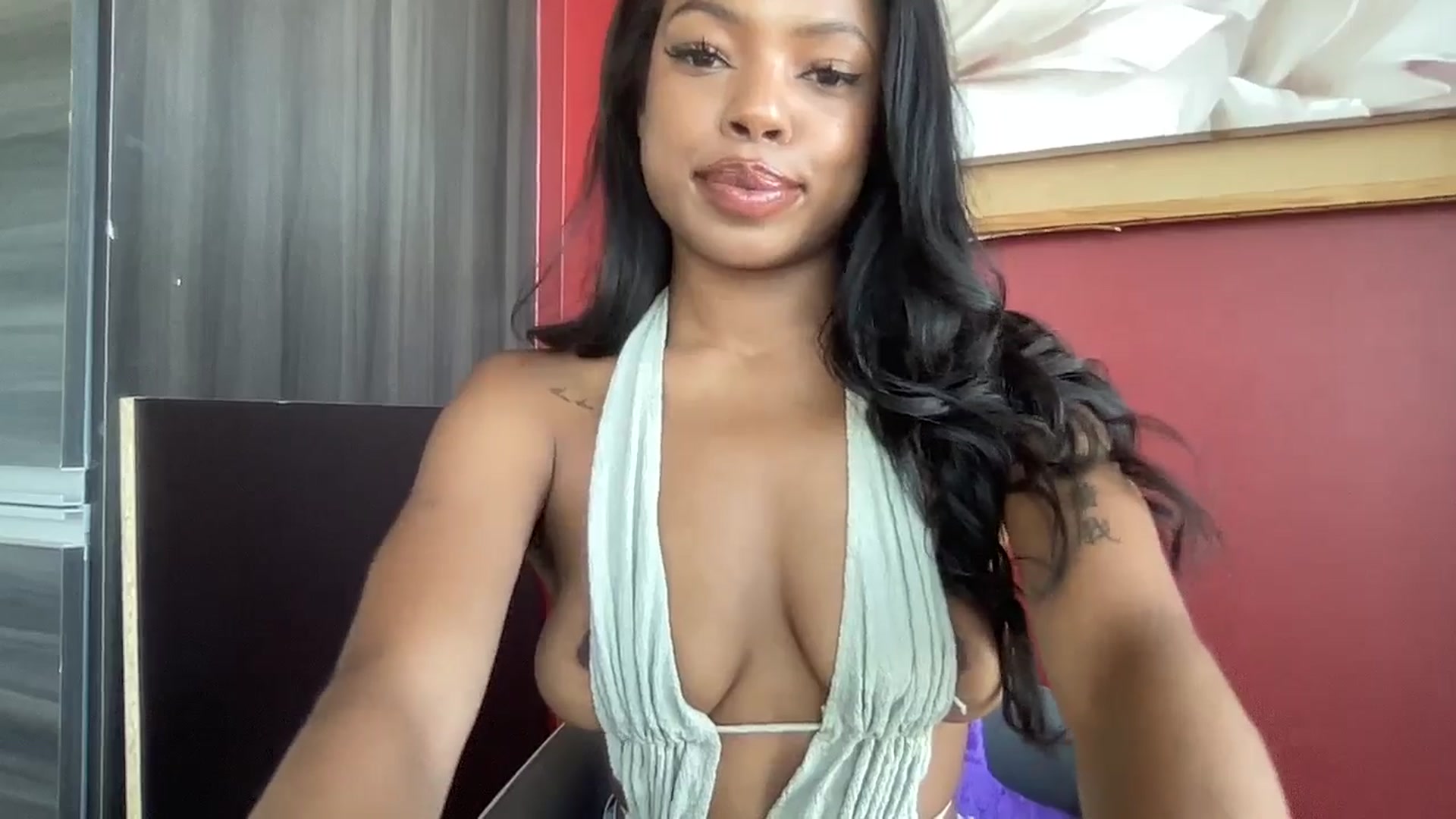 Gallery image thumbnail from EmiliaBrooks's myfreecams stream on, 07/03/2025, 21:21 image 16 of 20