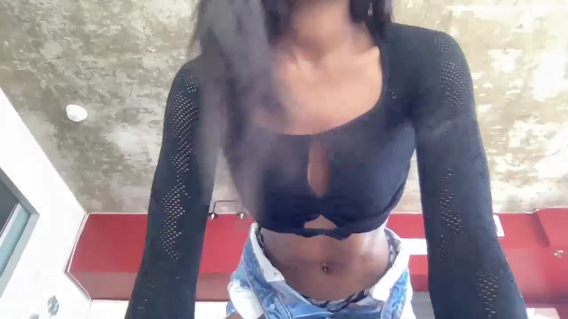 Gallery image thumbnail from EmiliaBrooks's myfreecams stream on, 08/11/2025, 18:14 image 11 of 20
