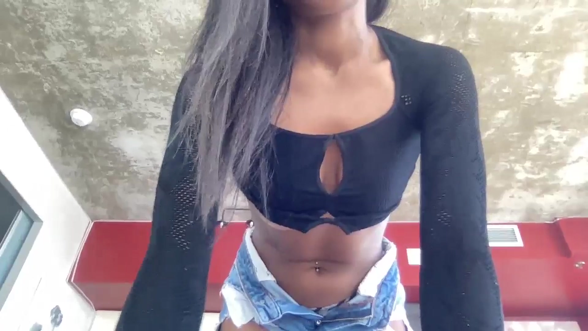 Gallery image thumbnail from EmiliaBrooks's myfreecams stream on, 08/11/2025, 18:14 image 10 of 20