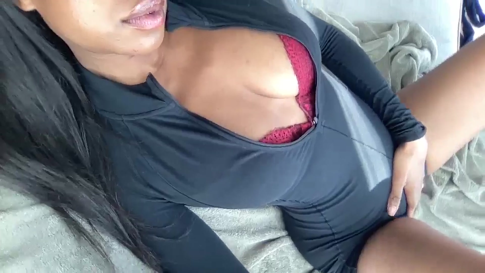 Gallery image thumbnail from EmiliaBrooks's myfreecams stream on, 08/14/2025, 15:09 image 8 of 20