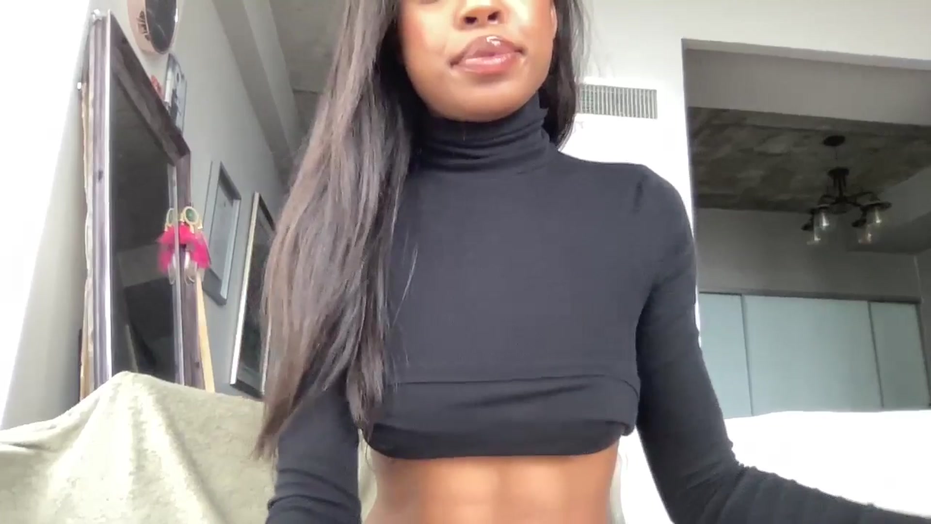 Gallery image thumbnail from EmiliaBrooks's myfreecams stream on, 08/20/2025, 18:52 image 16 of 20