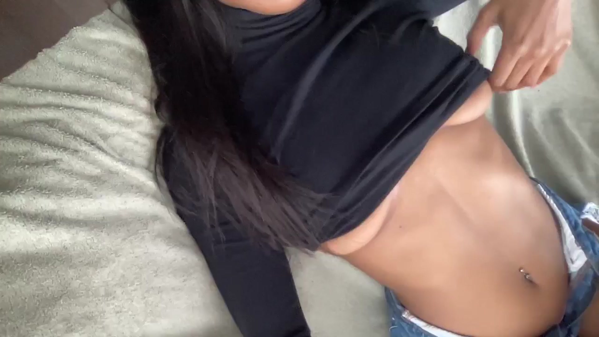 Gallery image thumbnail from EmiliaBrooks's myfreecams stream on, 08/20/2025, 21:16 image 1 of 20