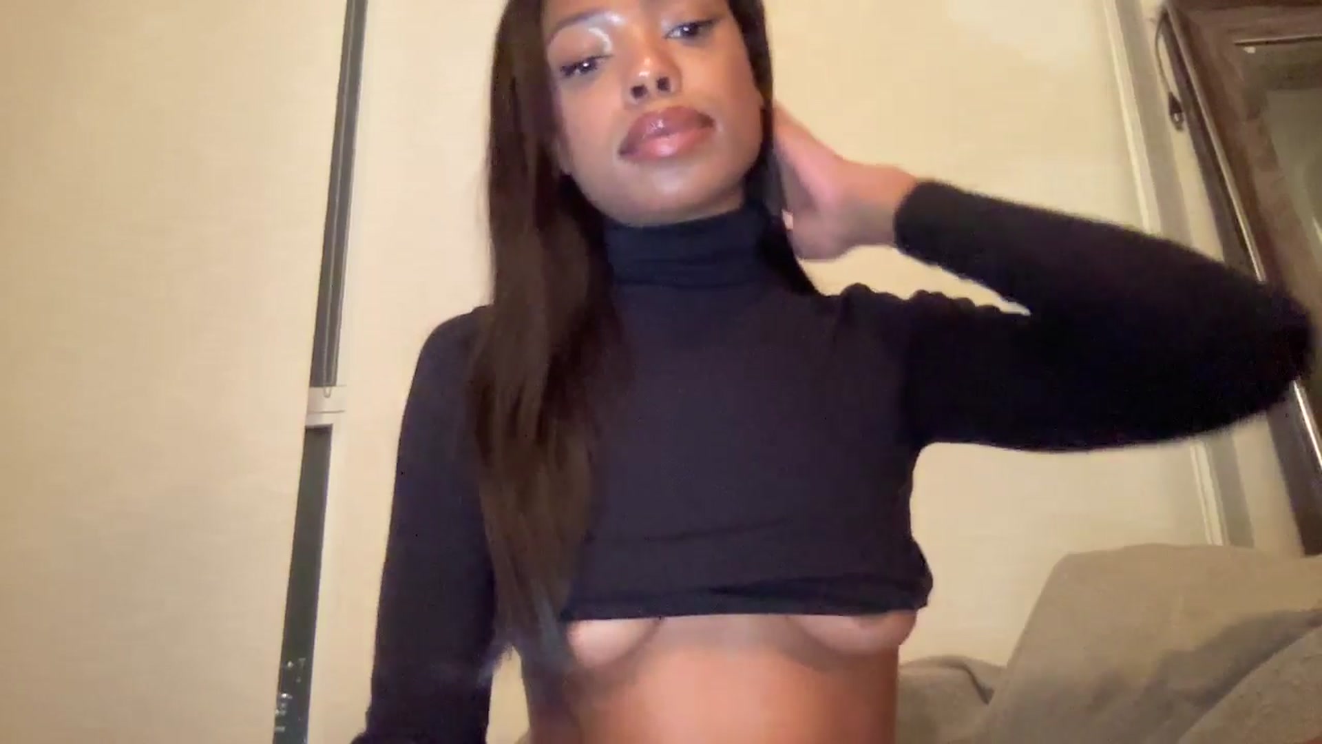 Gallery image thumbnail from EmiliaBrooks's myfreecams stream on, 08/21/2025, 01:25 image 12 of 20