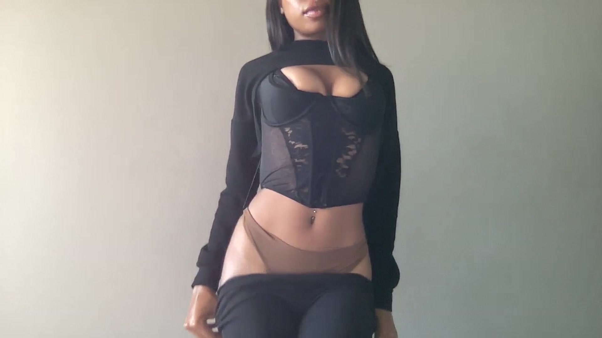 Gallery image thumbnail from EmiliaBrooks's myfreecams stream on, 09/29/2025, 16:23 image 2 of 20