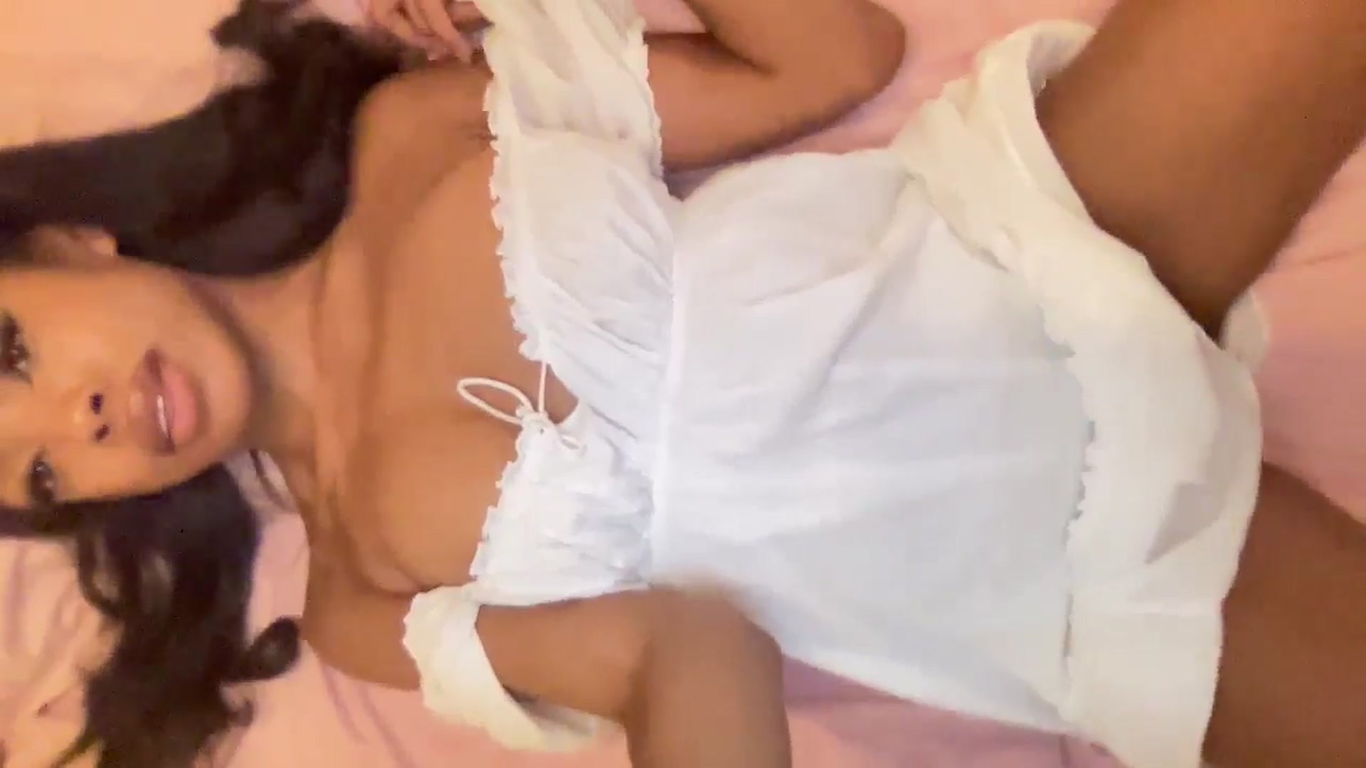 Gallery image thumbnail from EmiliaBrooks's myfreecams stream on, 11/16/2025, 07:59 image 13 of 20