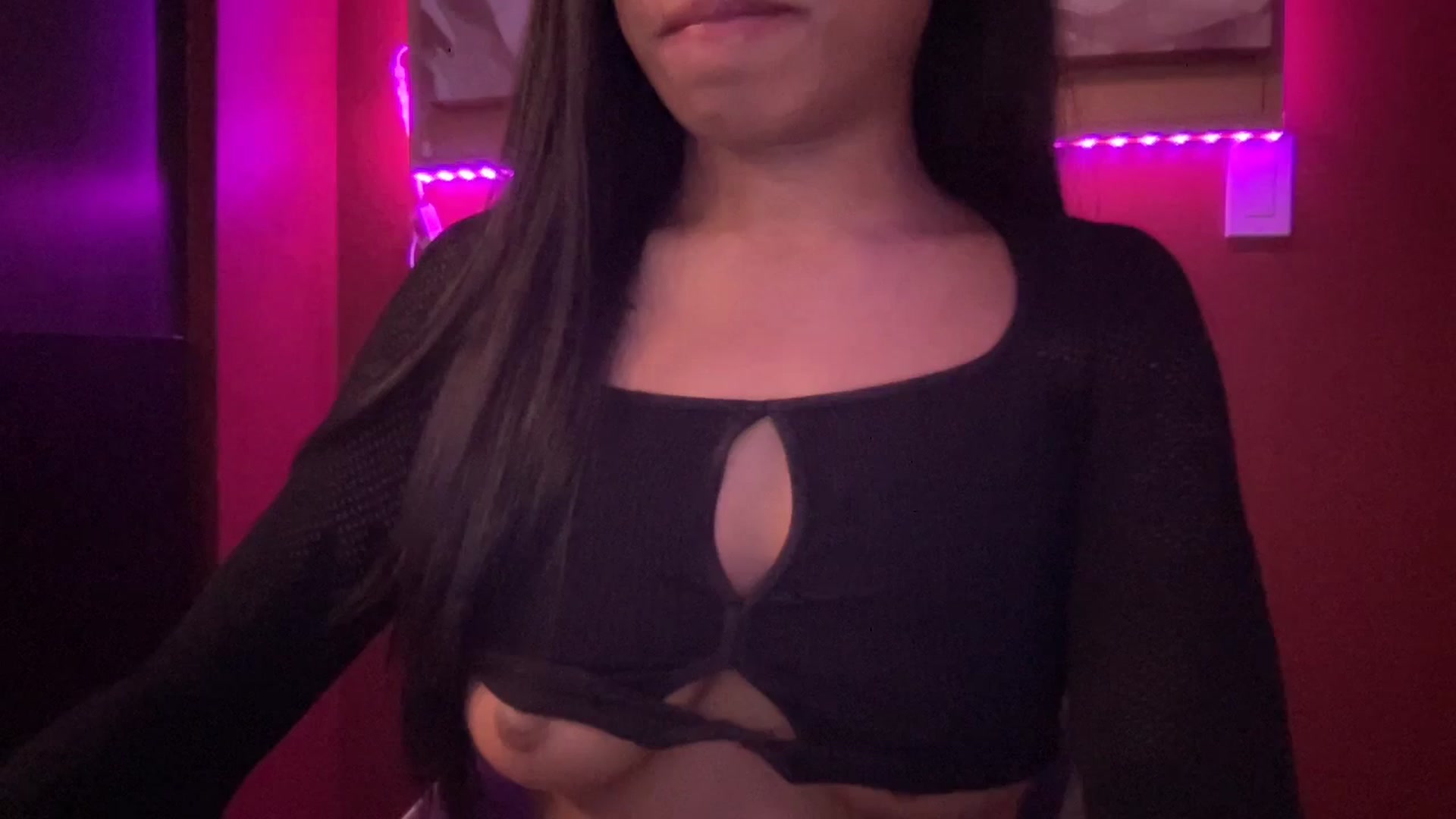 Gallery image thumbnail from EmiliaBrooks's myfreecams stream on, 12/31/2025, 22:42 image 10 of 20