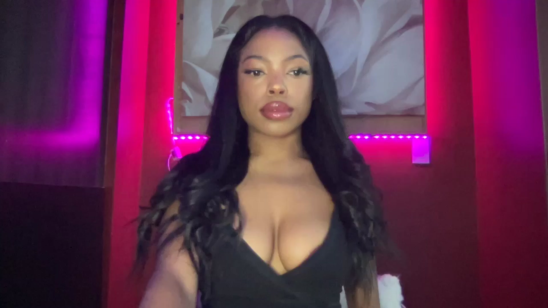 Gallery image thumbnail from EmiliaBrooks's myfreecams stream on, 01/06/2026, 23:41 image 1 of 20